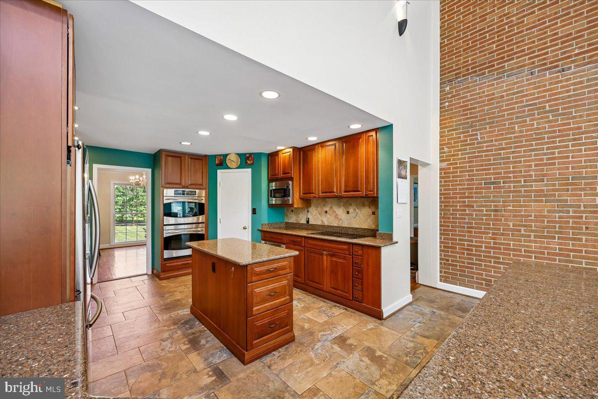 ANCIENT OAK - Residential