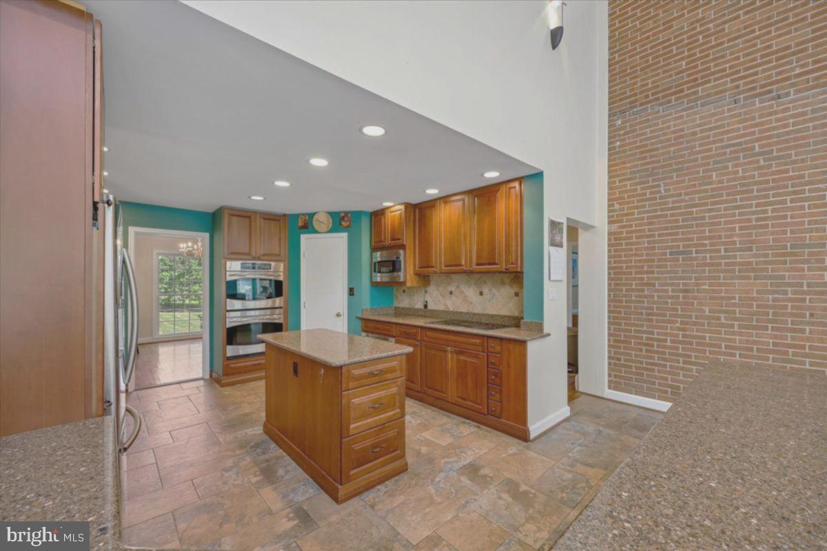 ANCIENT OAK - Residential