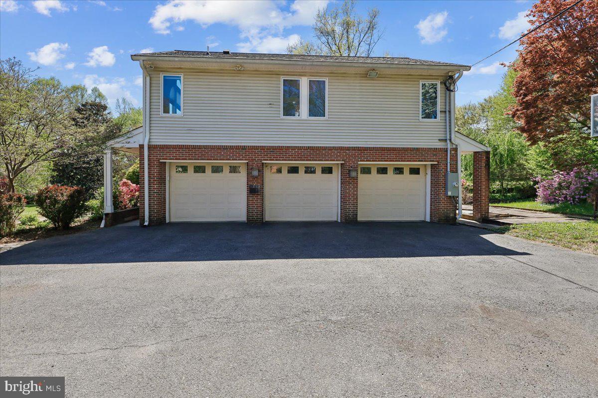 ANCIENT OAK - Residential