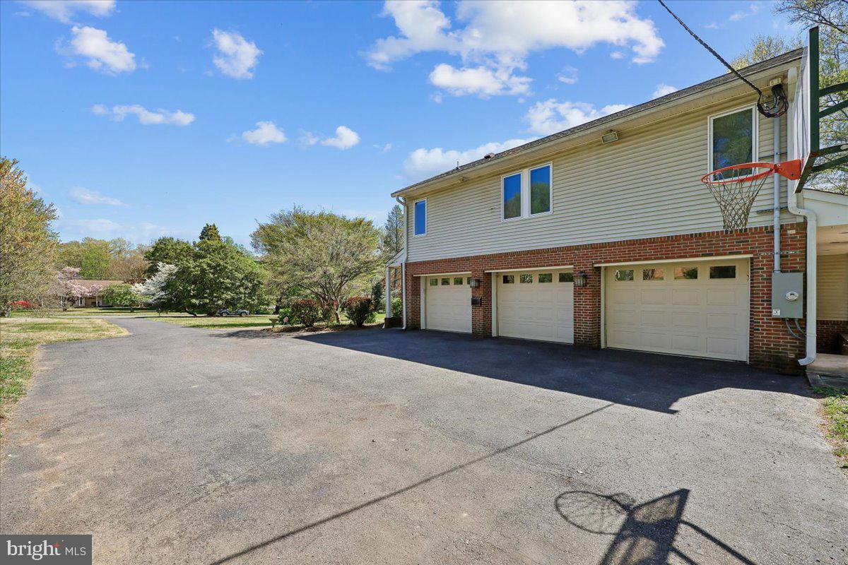 ANCIENT OAK - Residential