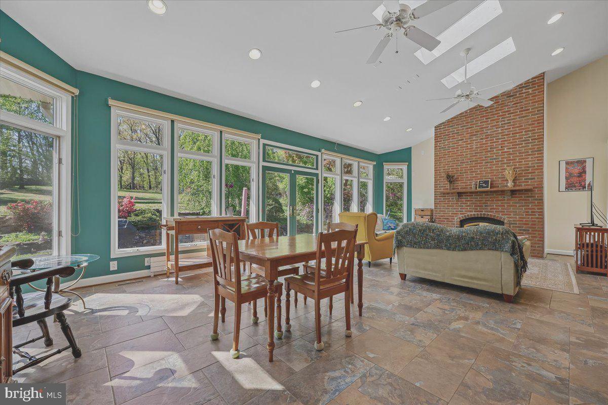 ANCIENT OAK - Residential