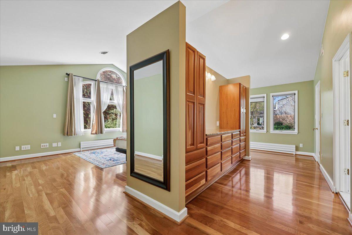 ANCIENT OAK - Residential