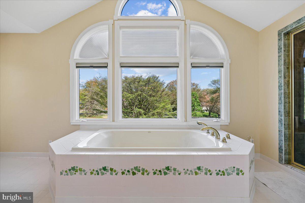 ANCIENT OAK - Residential