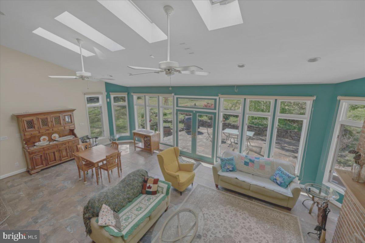 ANCIENT OAK - Residential