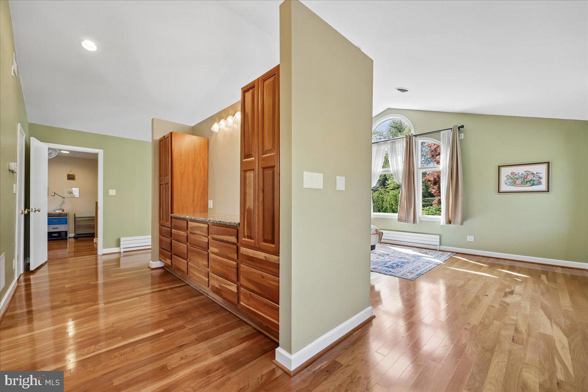 ANCIENT OAK - Residential