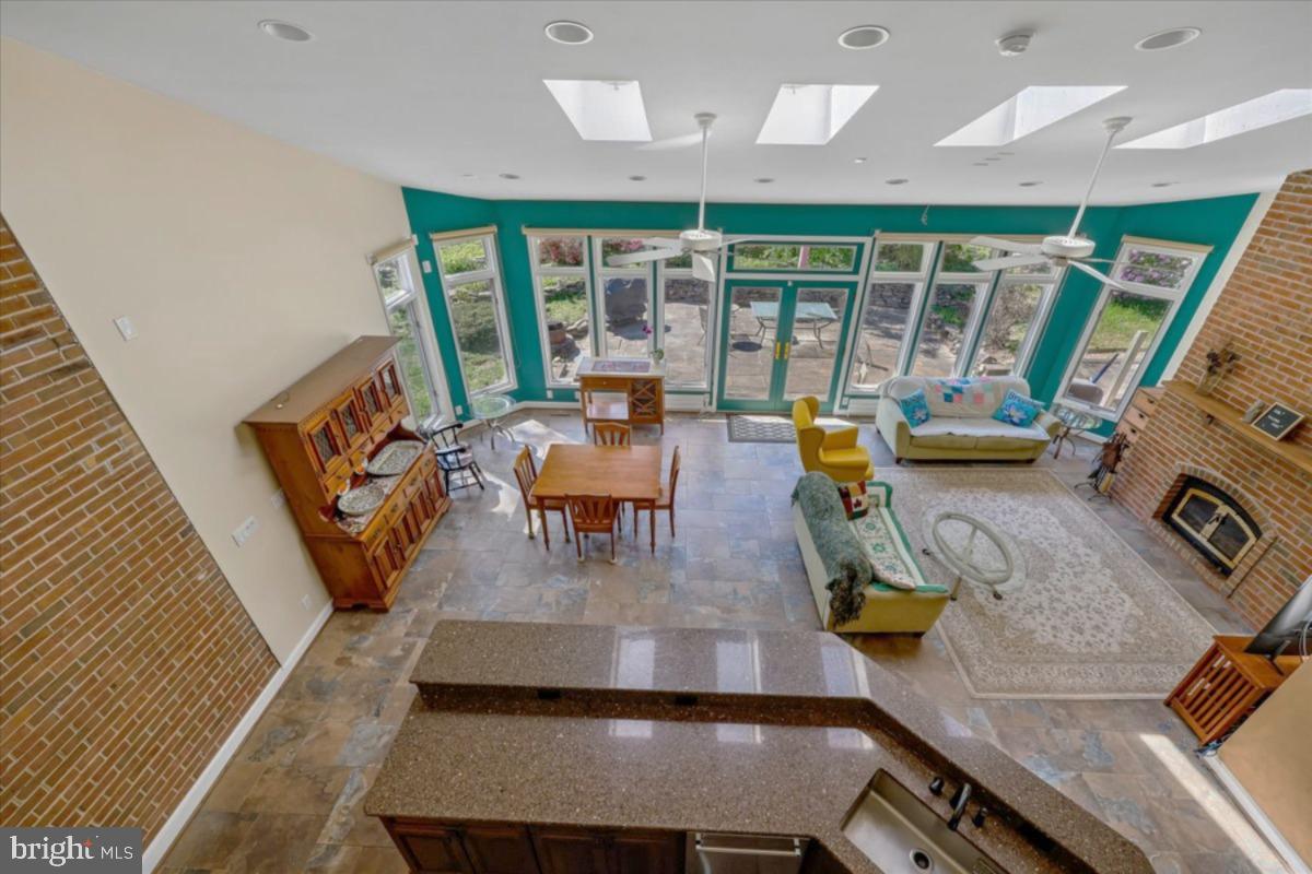 ANCIENT OAK - Residential