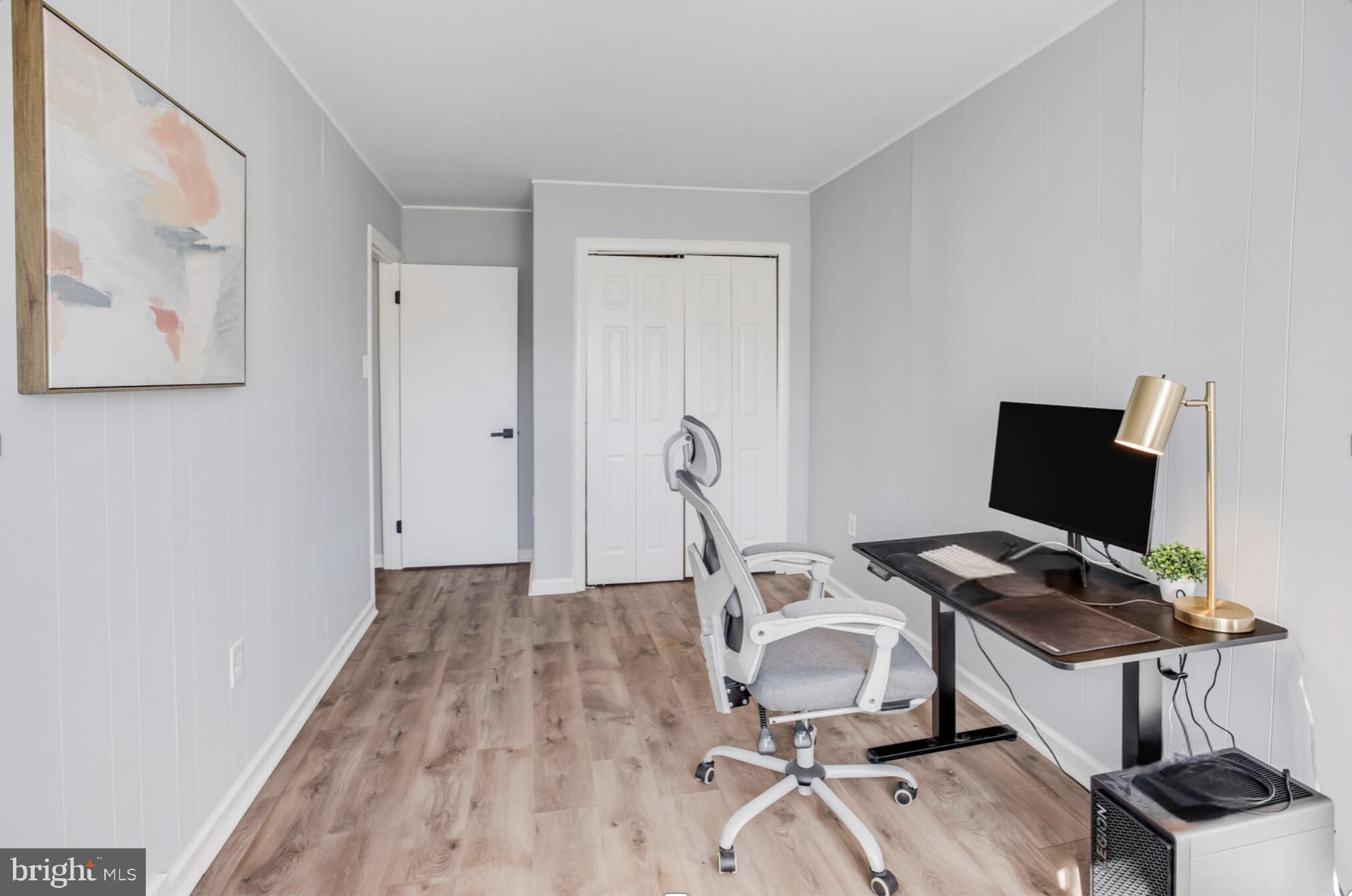 VILLAGE GATE - Residential