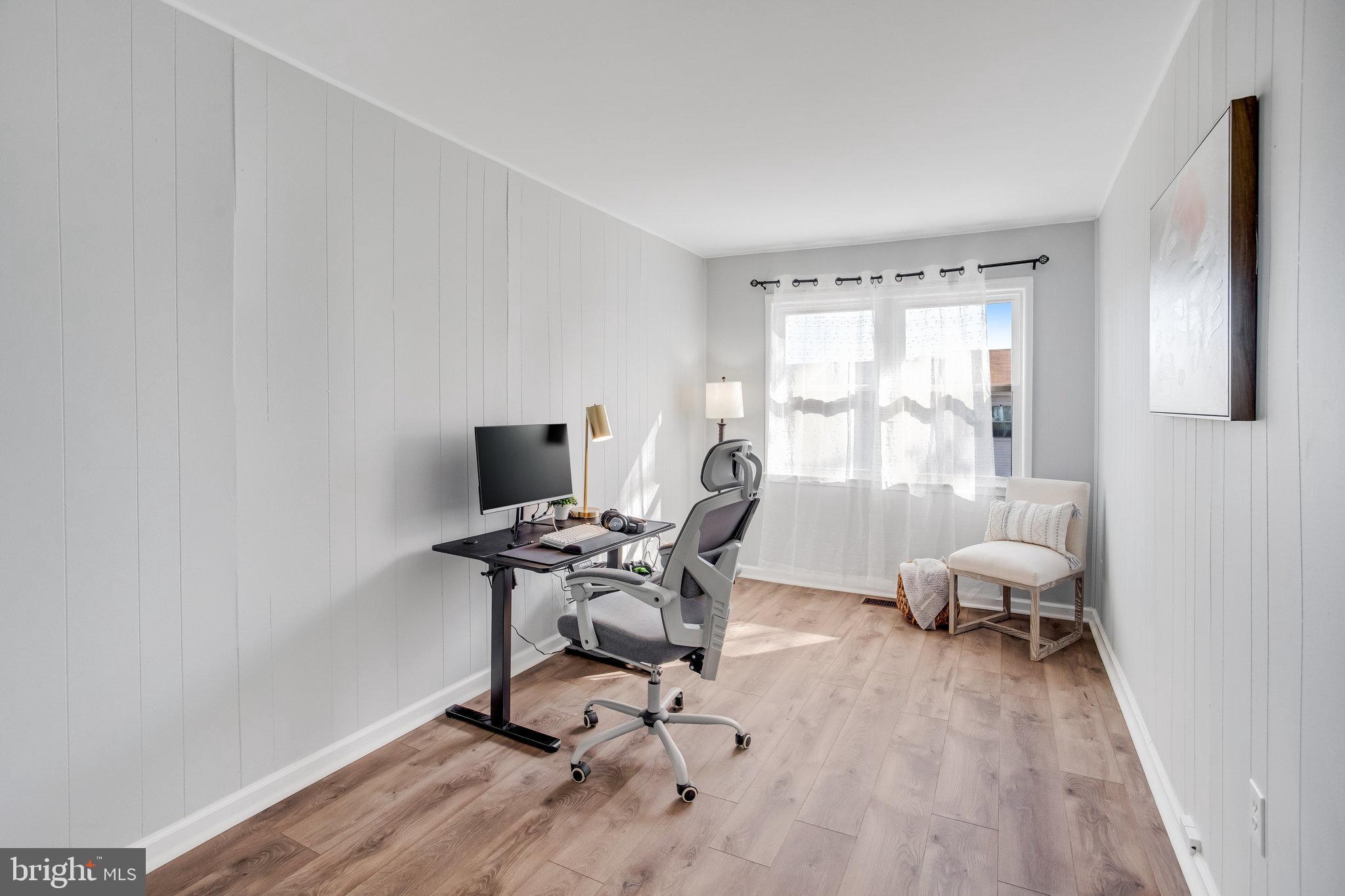 VILLAGE GATE - Residential