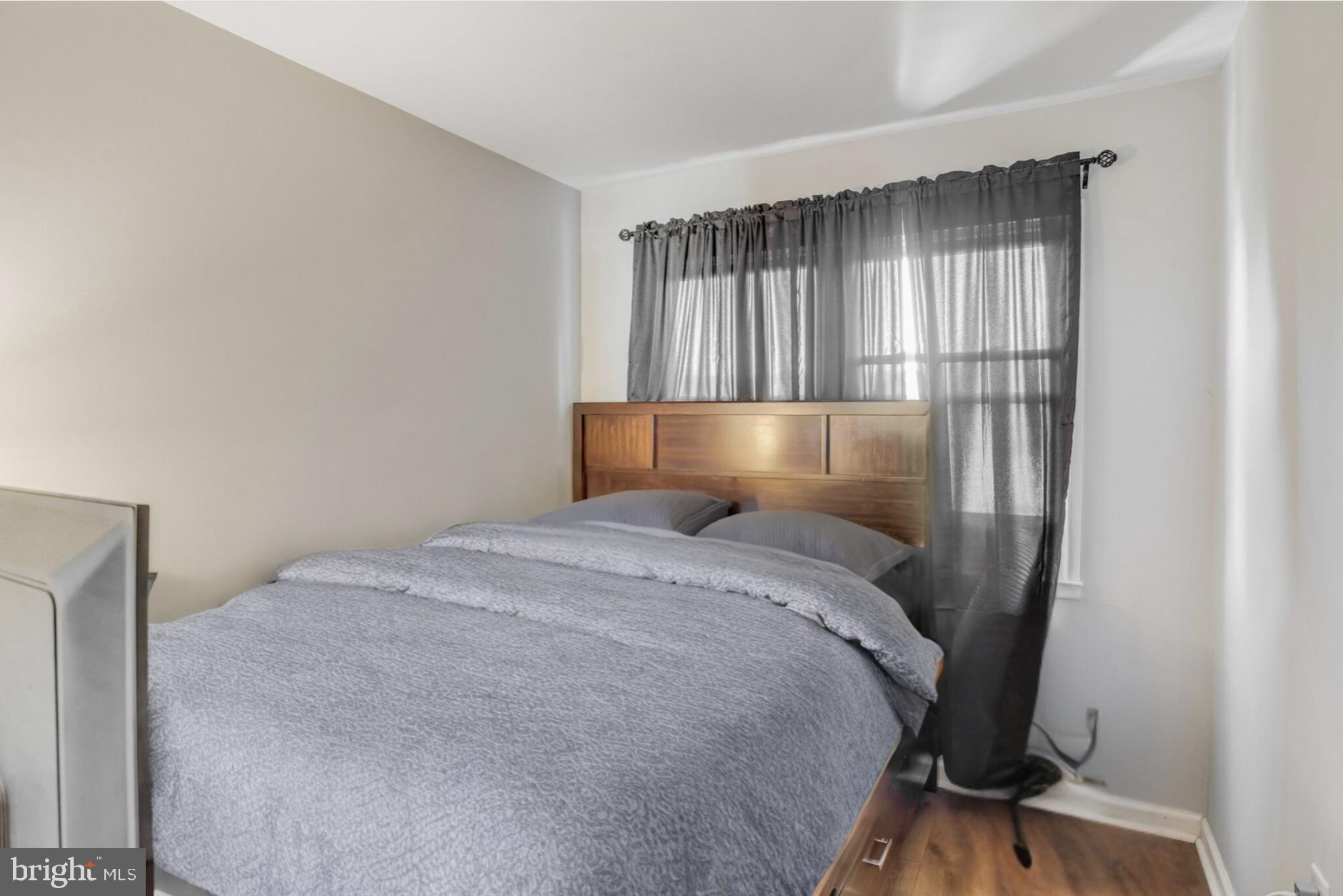 VILLAGE GATE - Residential