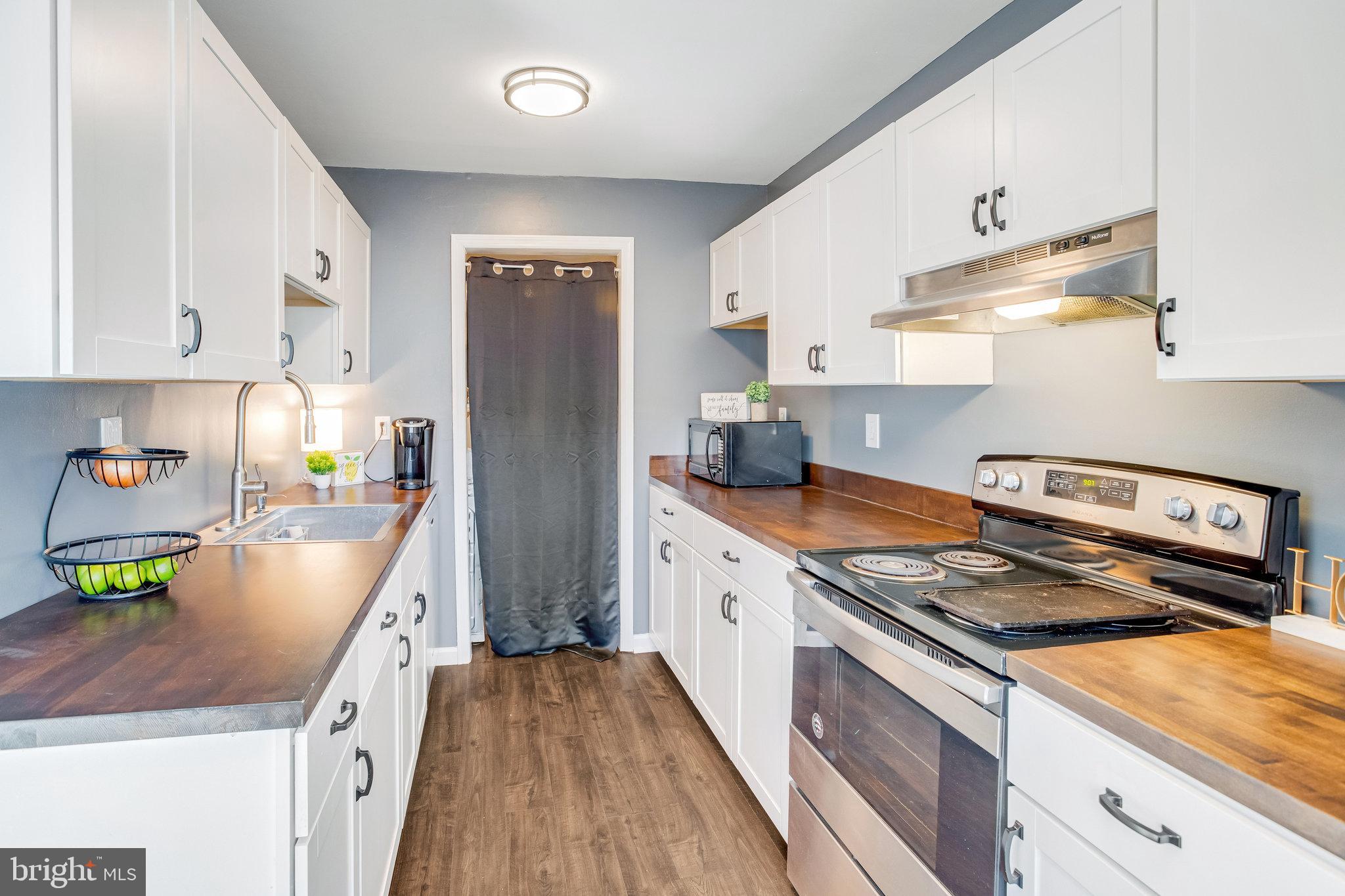 VILLAGE GATE - Residential