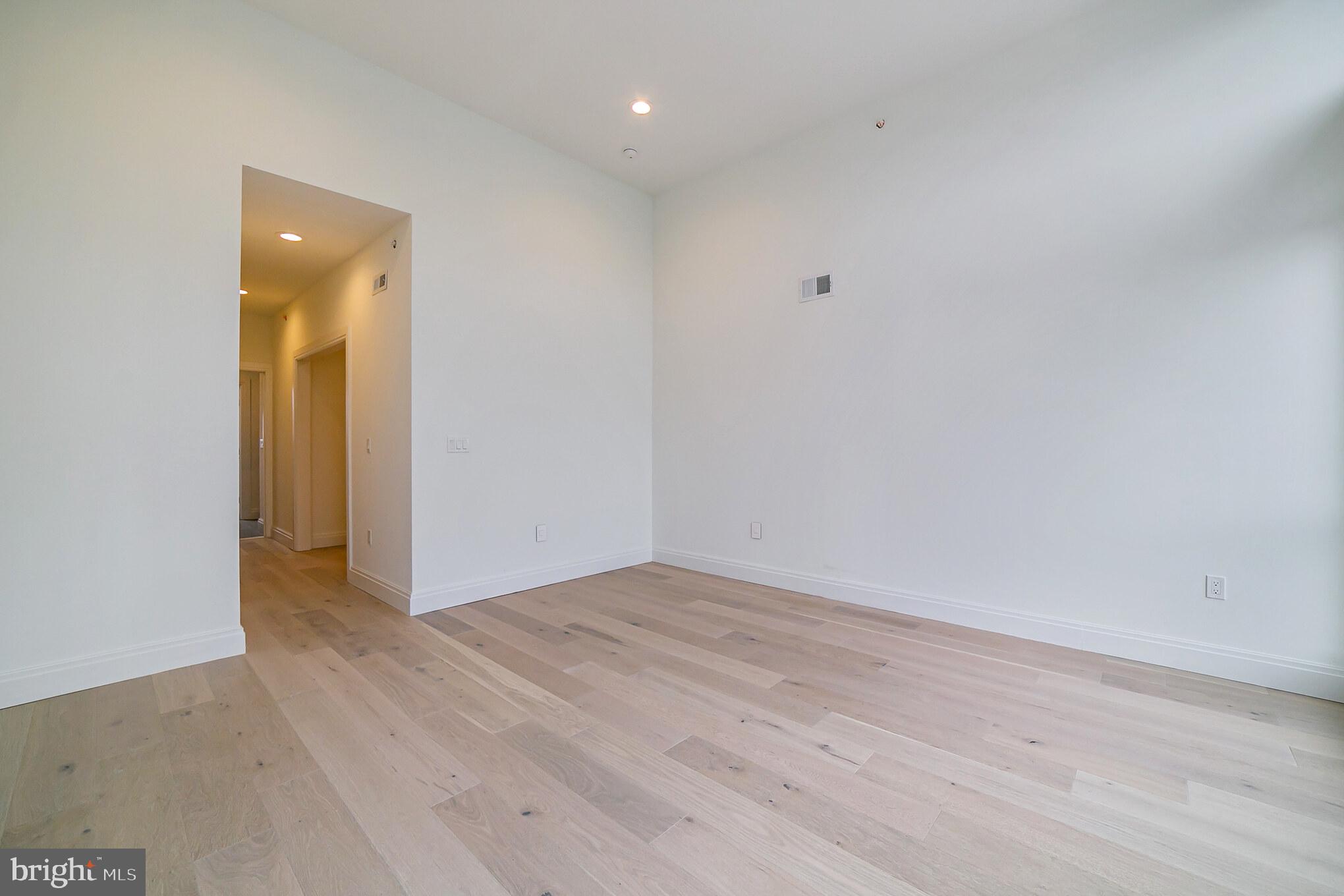 OLDE KENSINGTON - Residential Lease