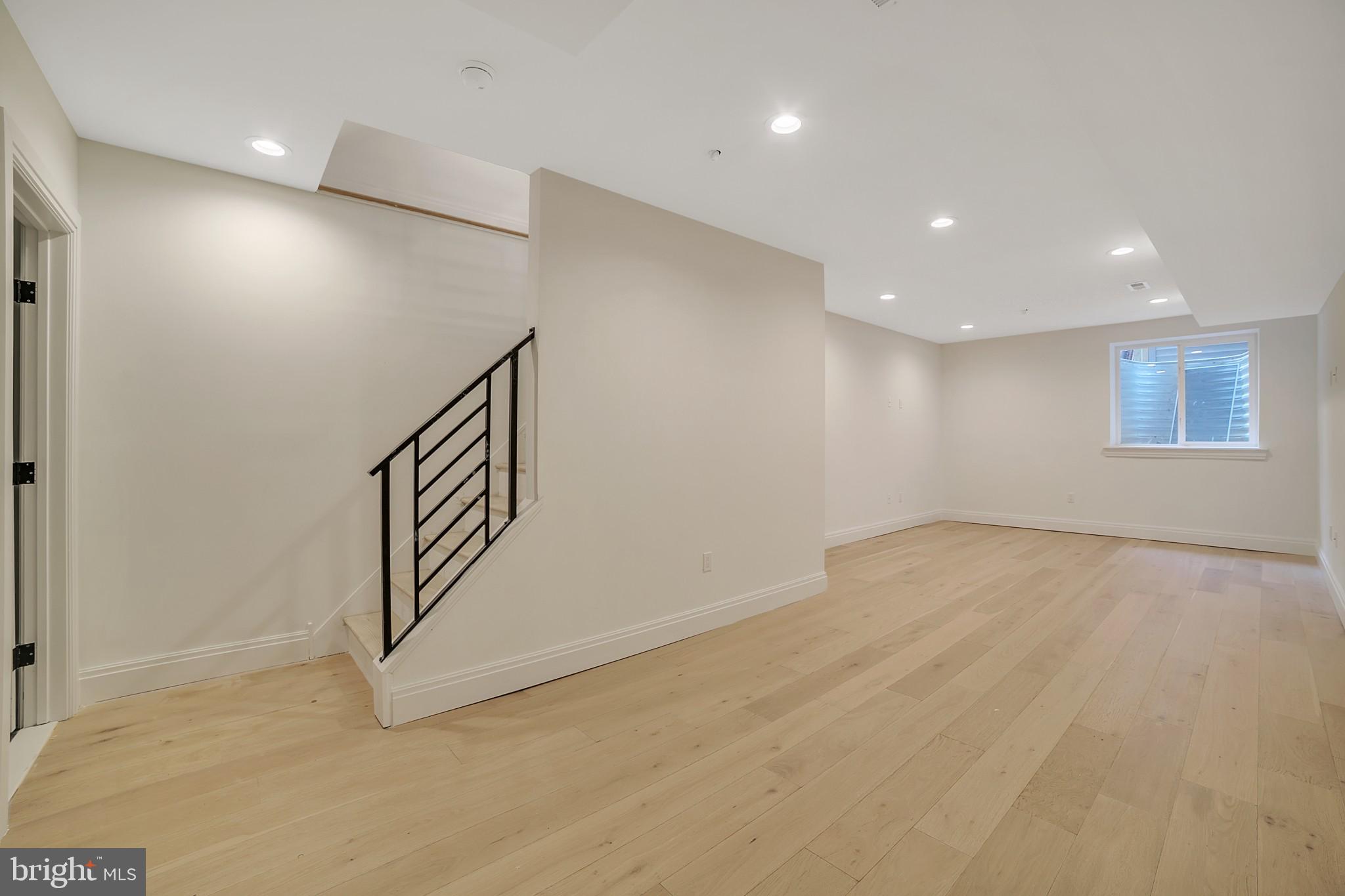 OLDE KENSINGTON - Residential Lease
