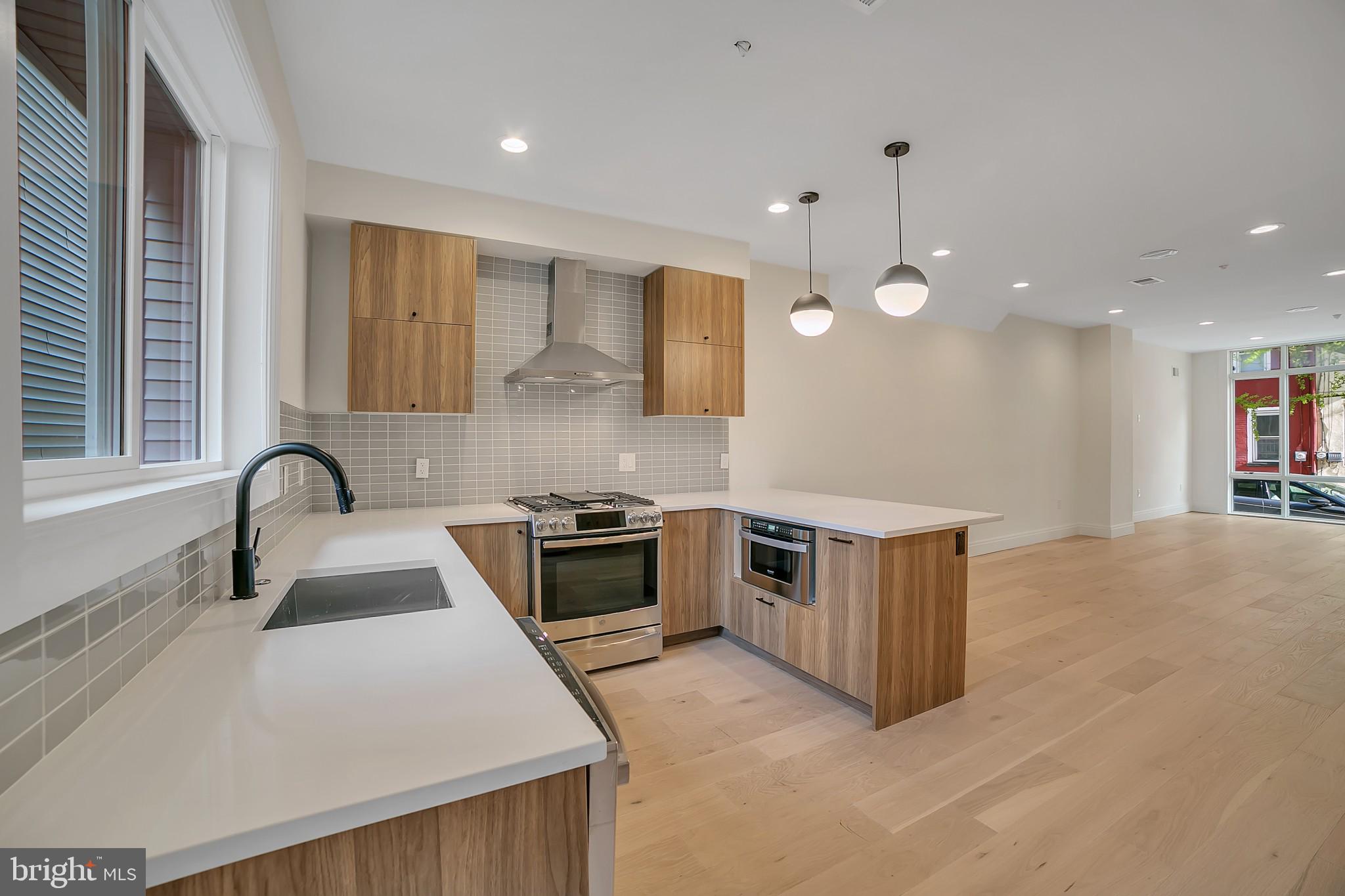 OLDE KENSINGTON - Residential Lease