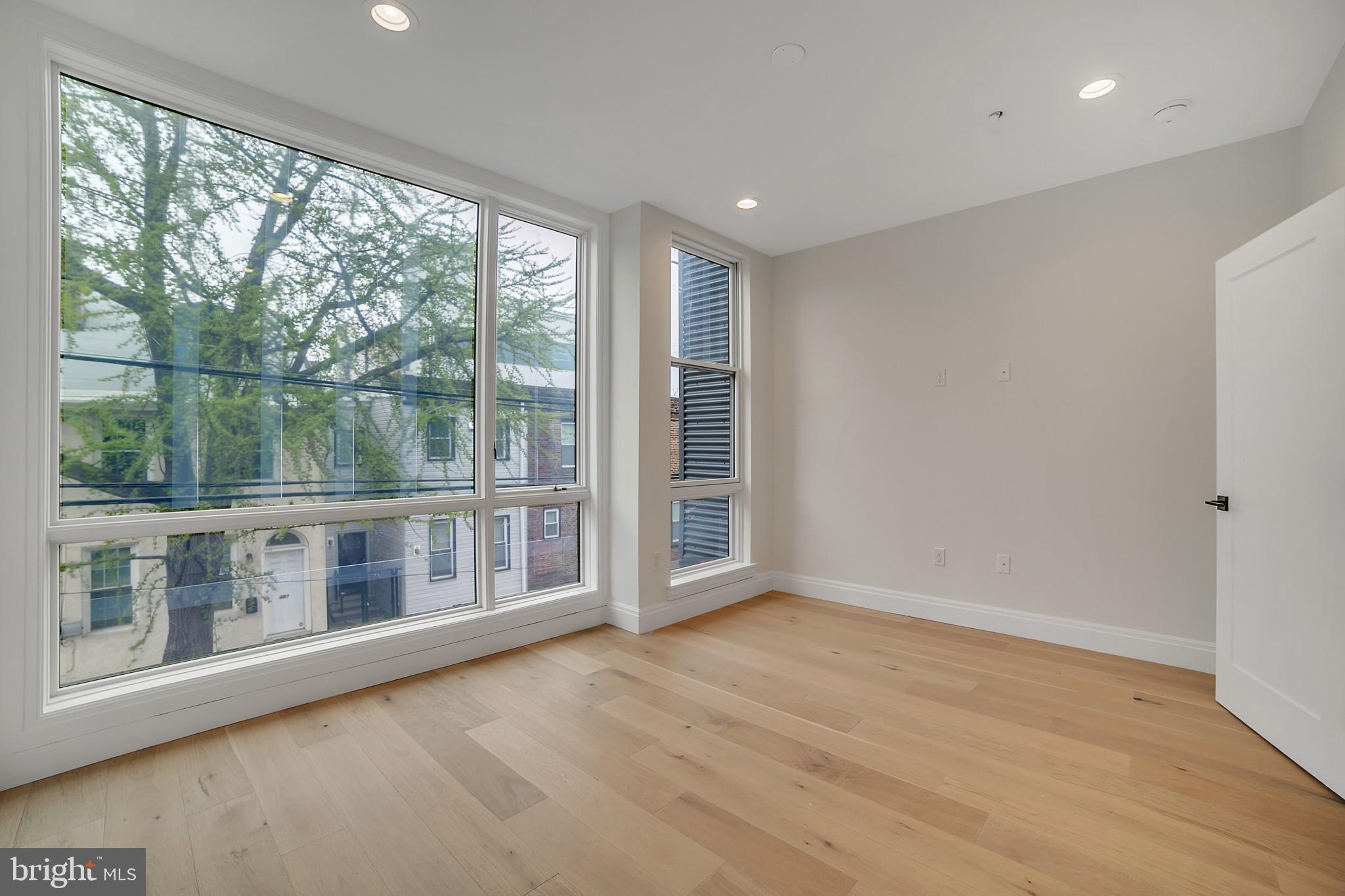 OLDE KENSINGTON - Residential Lease