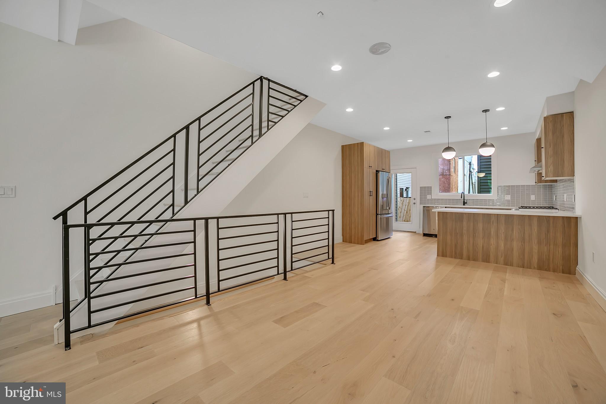 OLDE KENSINGTON - Residential Lease