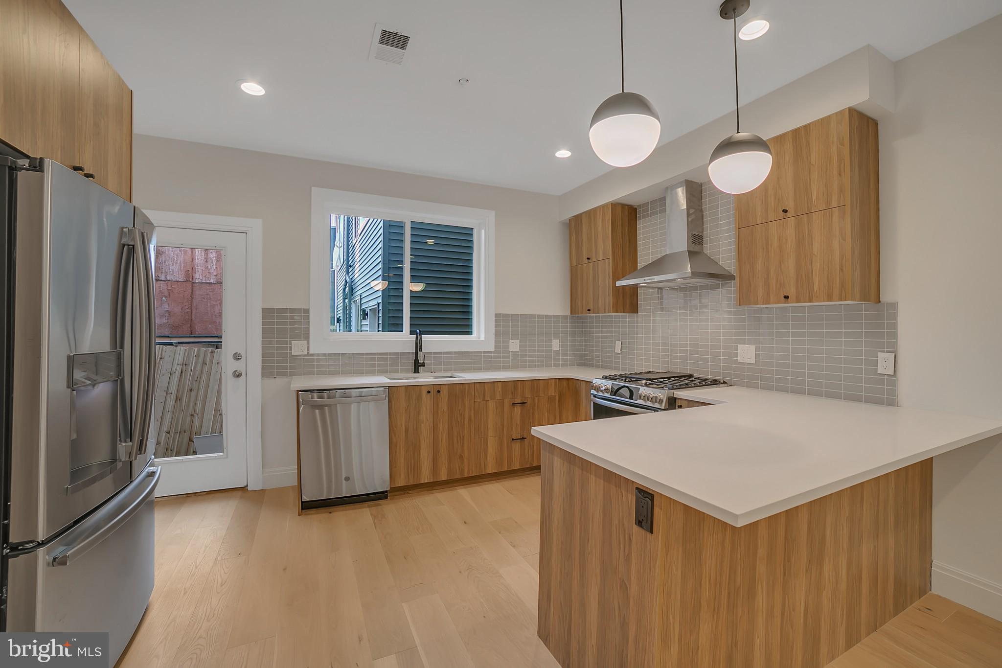 OLDE KENSINGTON - Residential Lease