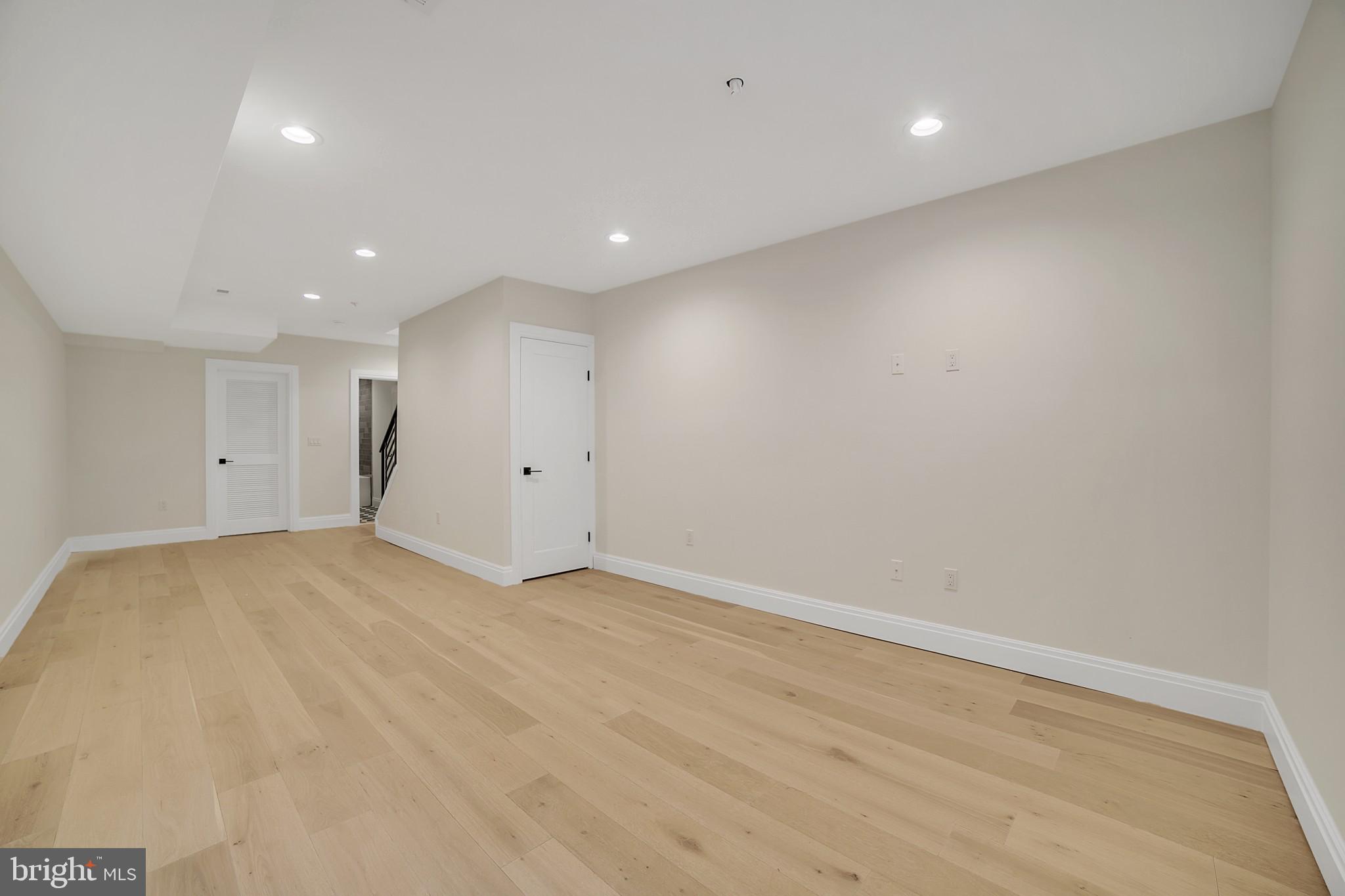OLDE KENSINGTON - Residential Lease
