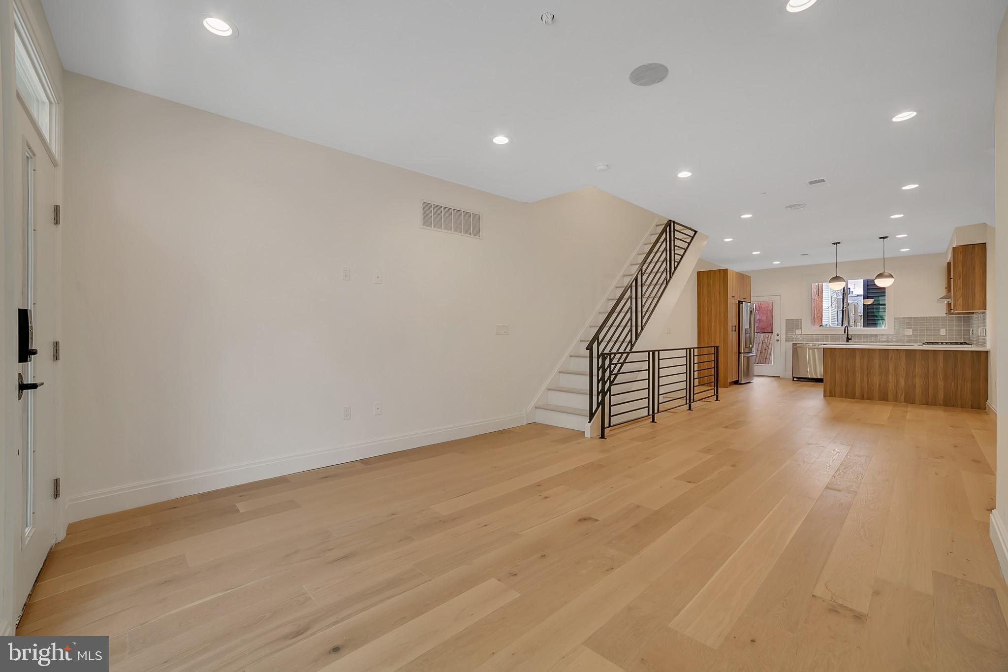 OLDE KENSINGTON - Residential Lease