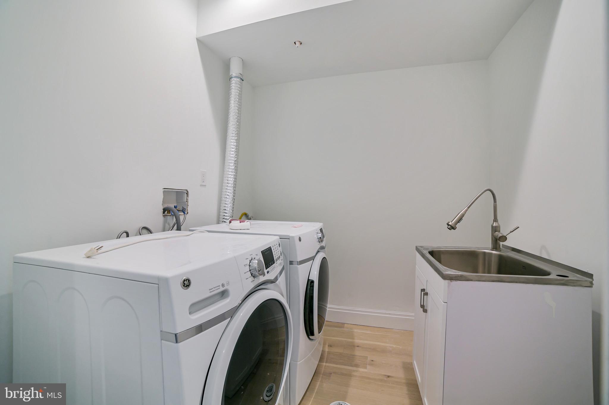 OLDE KENSINGTON - Residential Lease