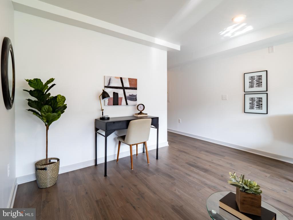 ROXBOROUGH - Residential Lease