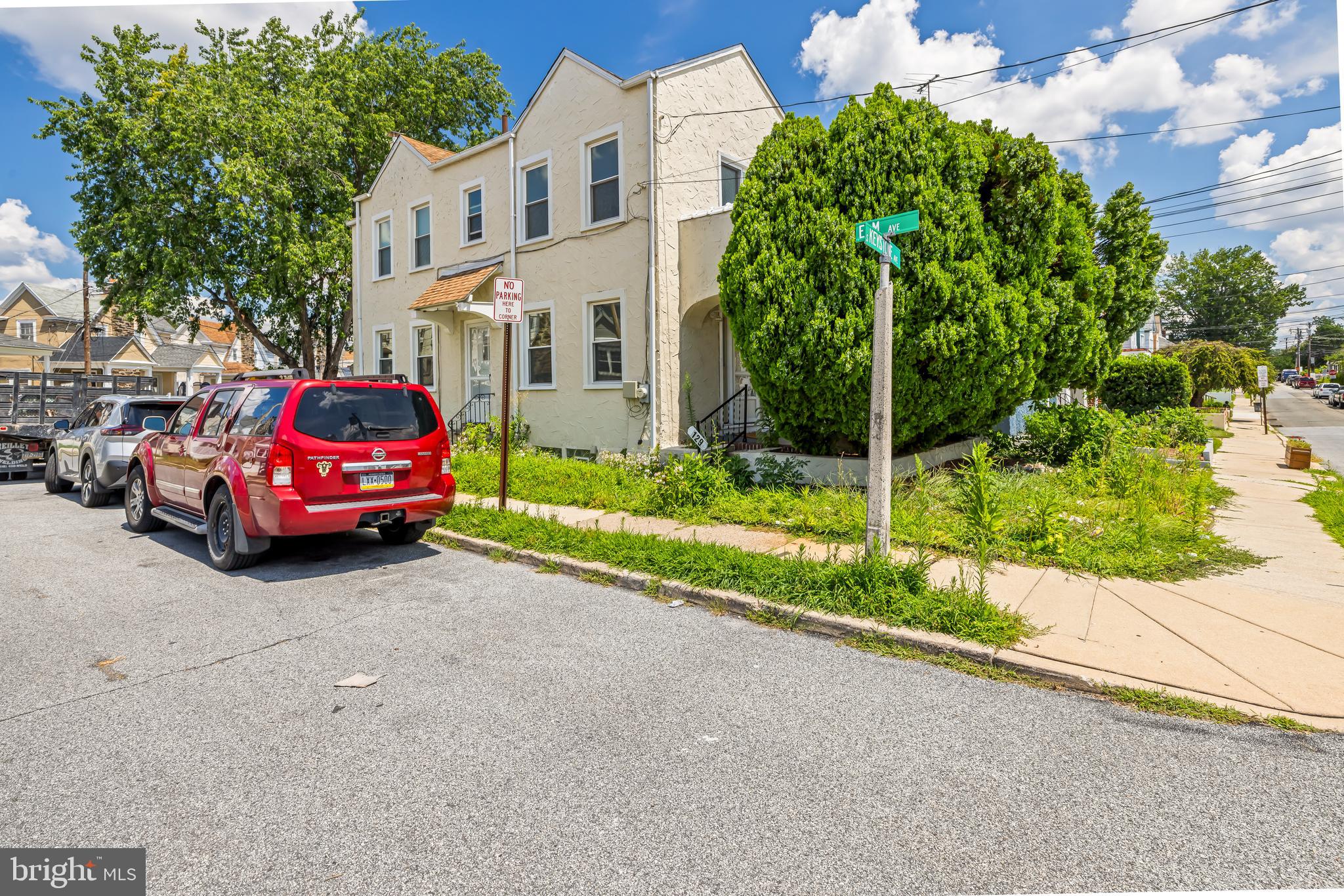 Rare single family home, located in the sought after Bywood subdivision of Upper Darby. Attractive home, filled with charm. Beautiful hardwood flooring throughout. Located in close proximity to shopping & public transportation.