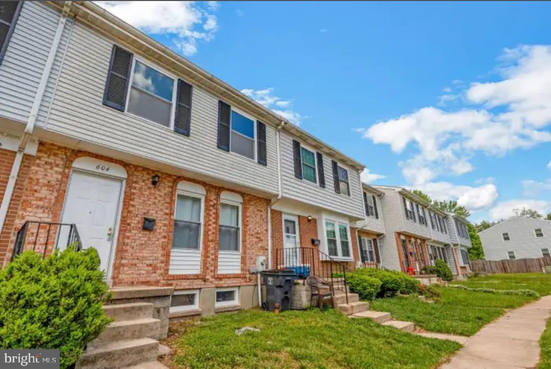 HARFORD SQUARE - Residential Lease