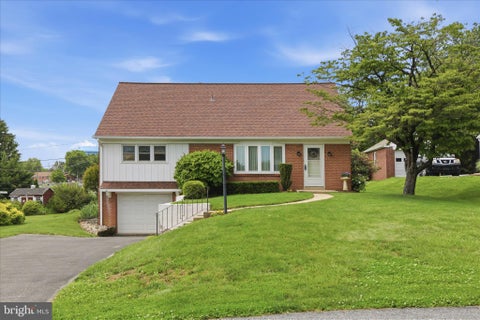 Homes For Sale - 48 Highland Drive<br/> LANCASTER, PA 17602
