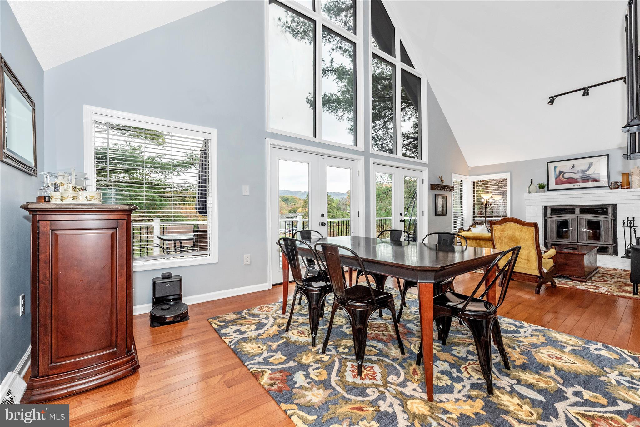 THE WOODS - Residential