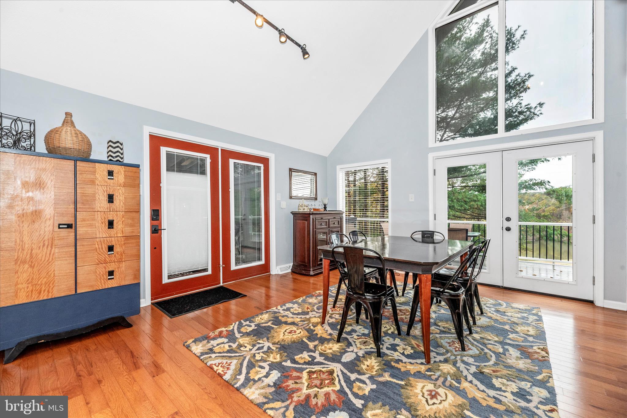 THE WOODS - Residential