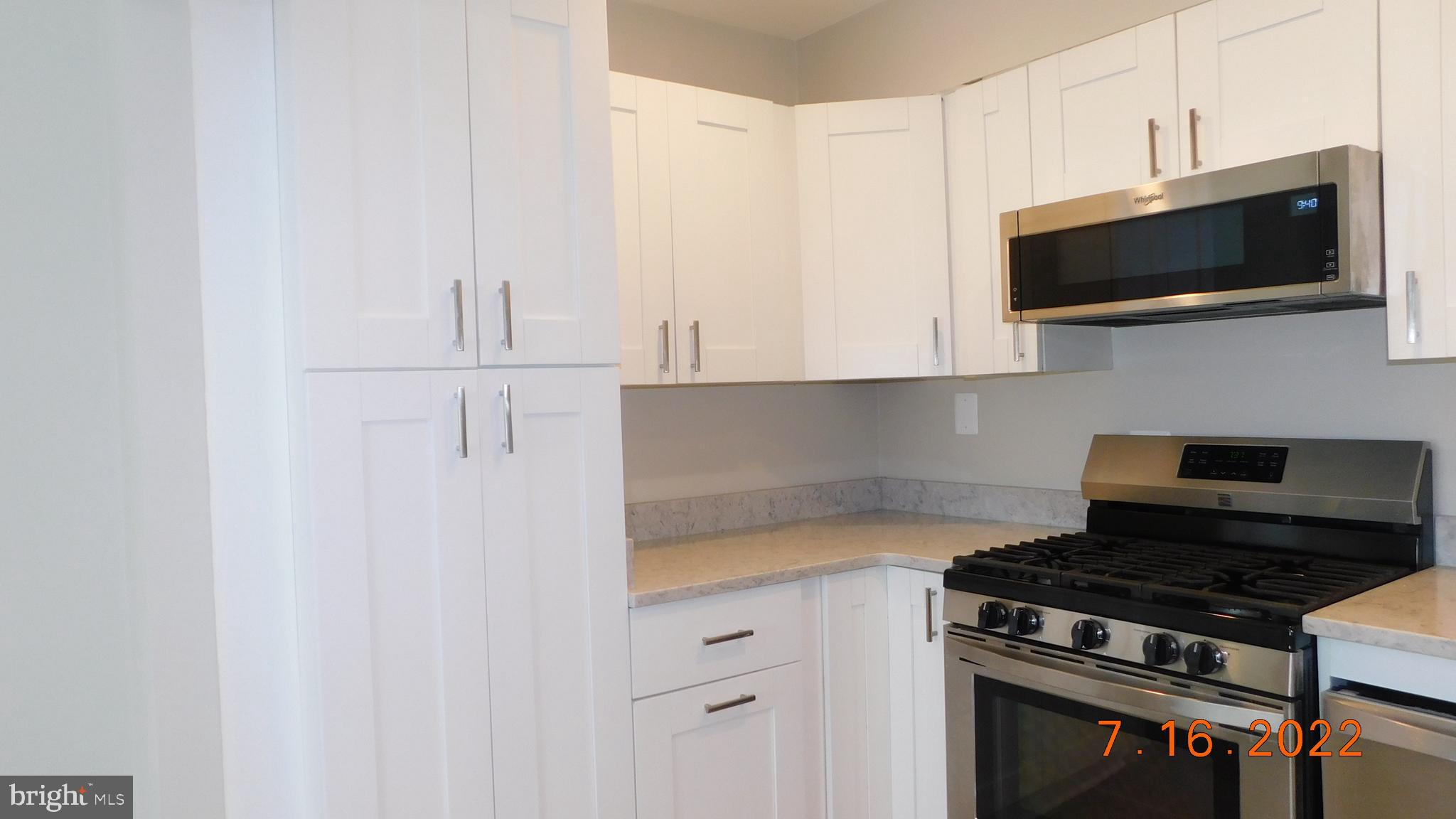 HERITAGE KNOLL - Residential