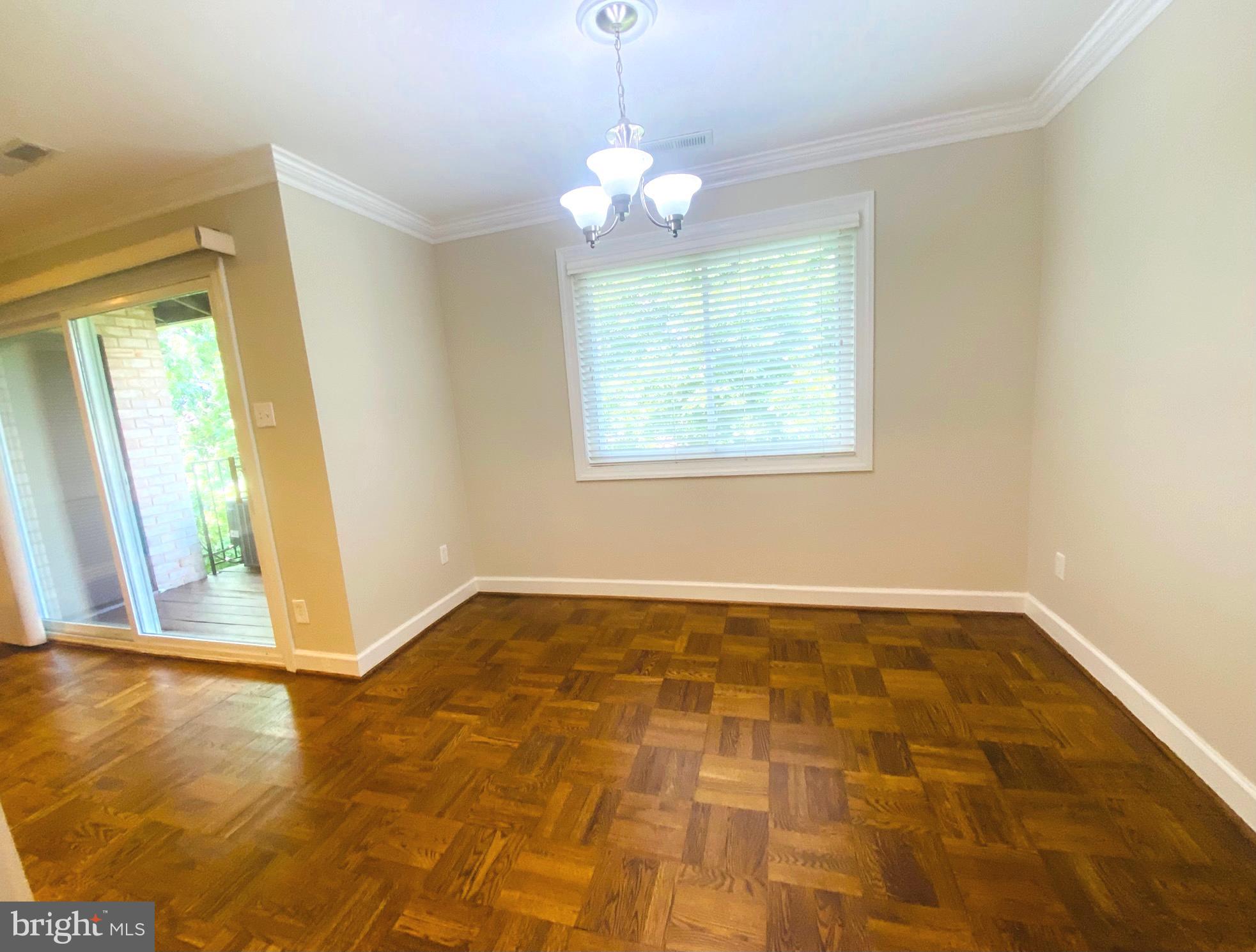 HERITAGE KNOLL - Residential