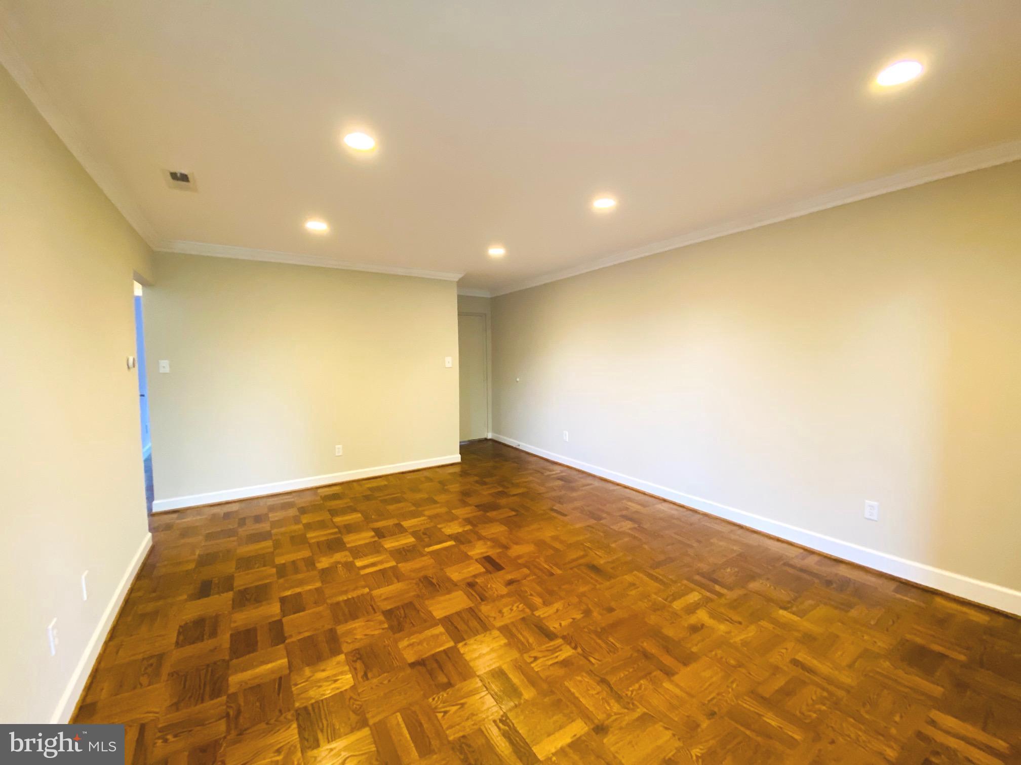 HERITAGE KNOLL - Residential