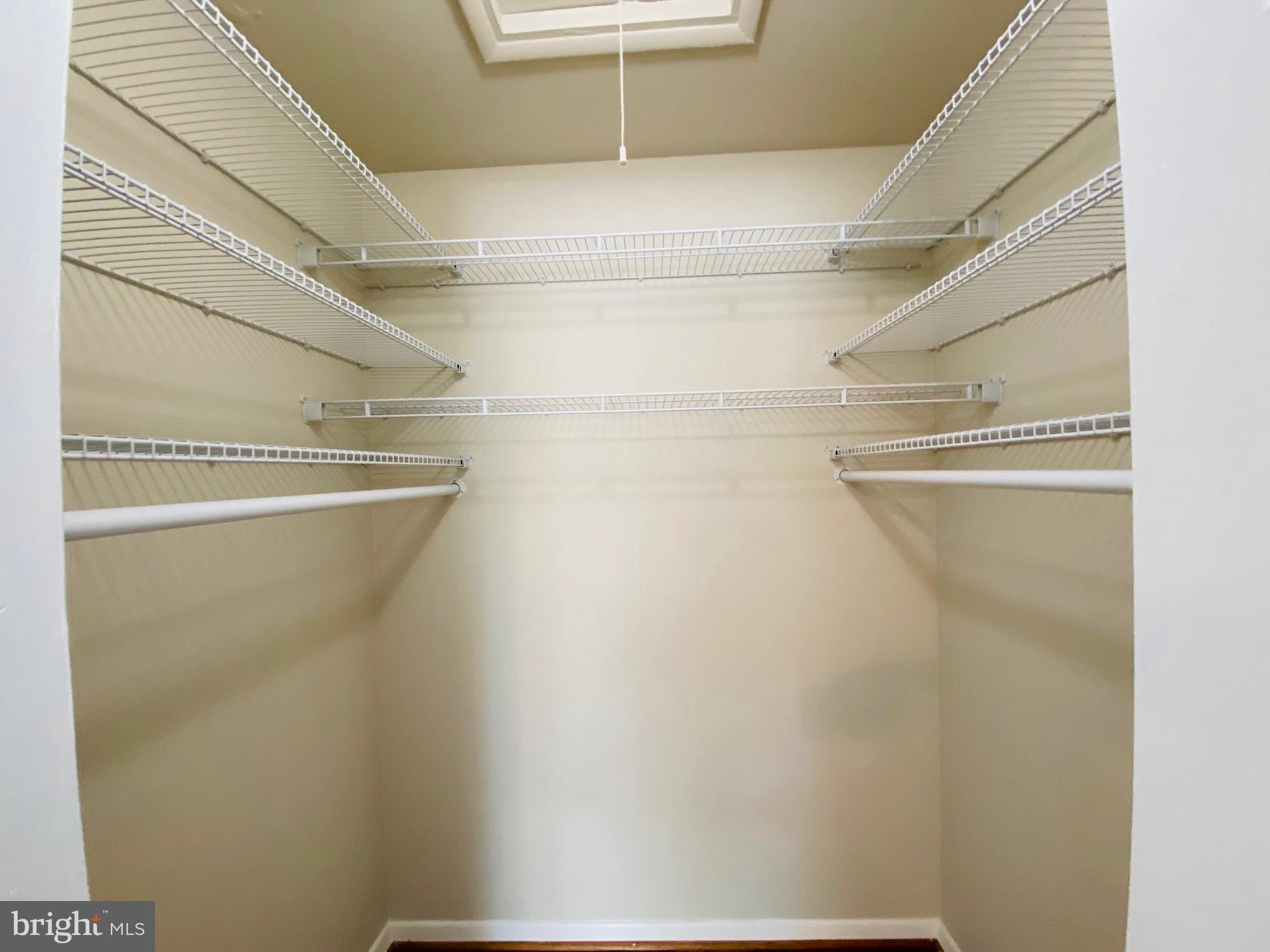 HERITAGE KNOLL - Residential