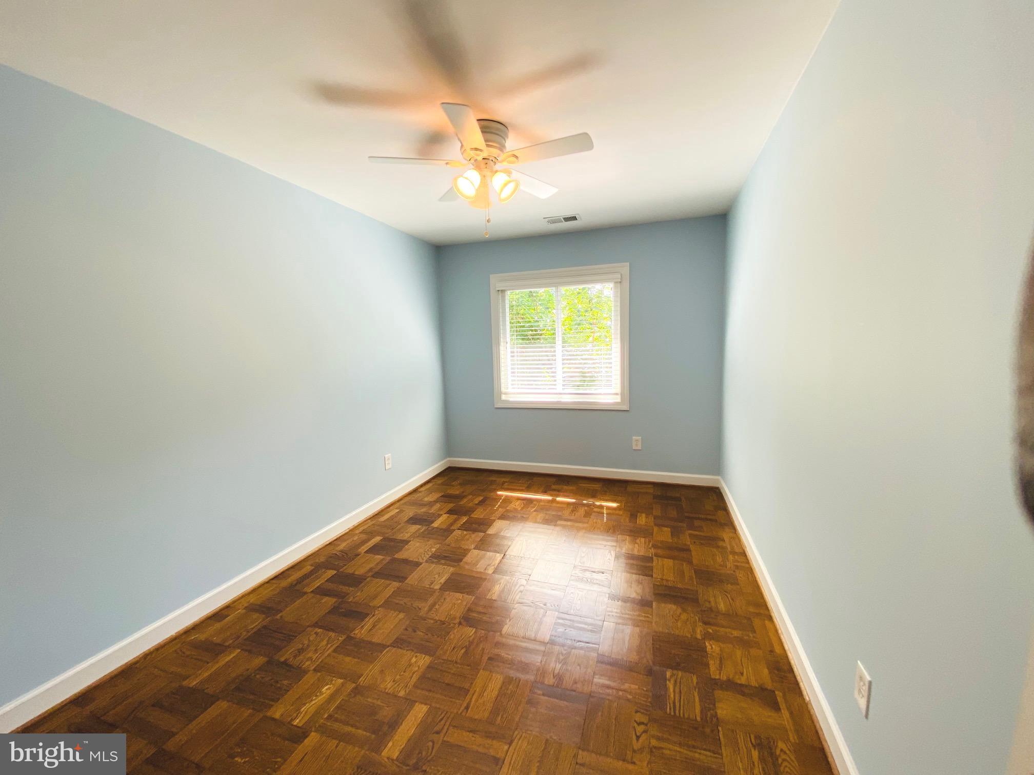 HERITAGE KNOLL - Residential