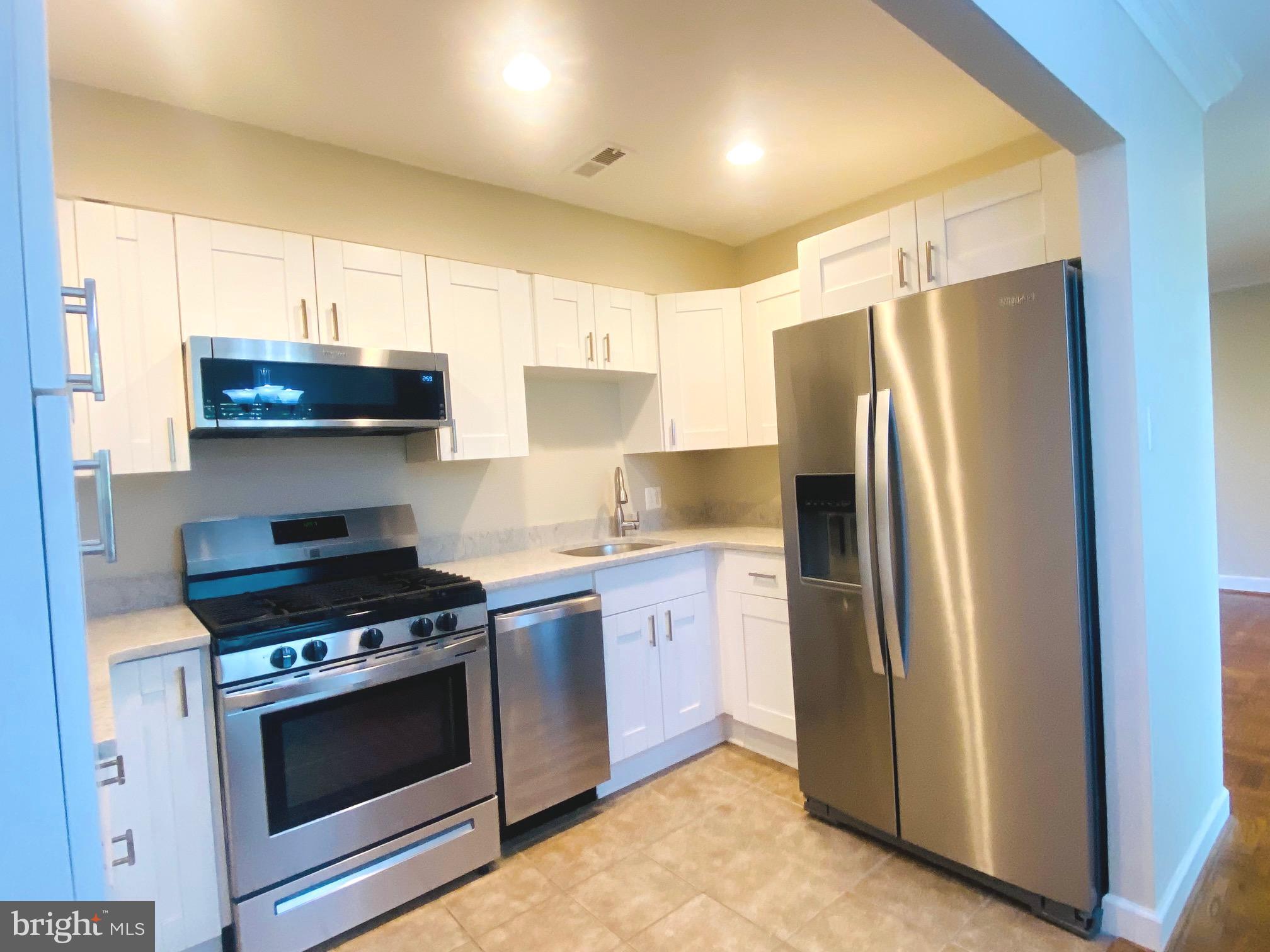 HERITAGE KNOLL - Residential