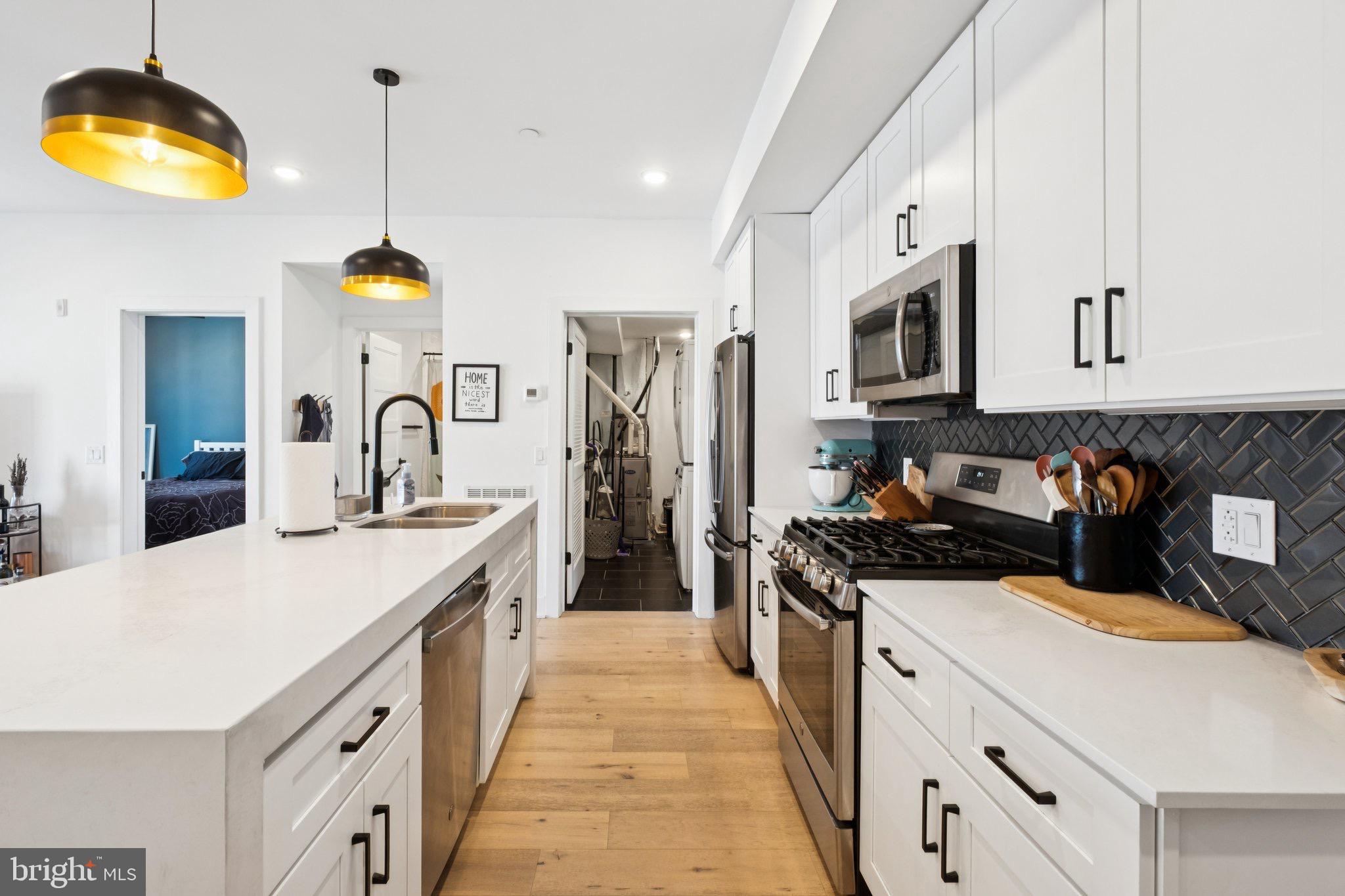 1232 N FRONT STREET 4B