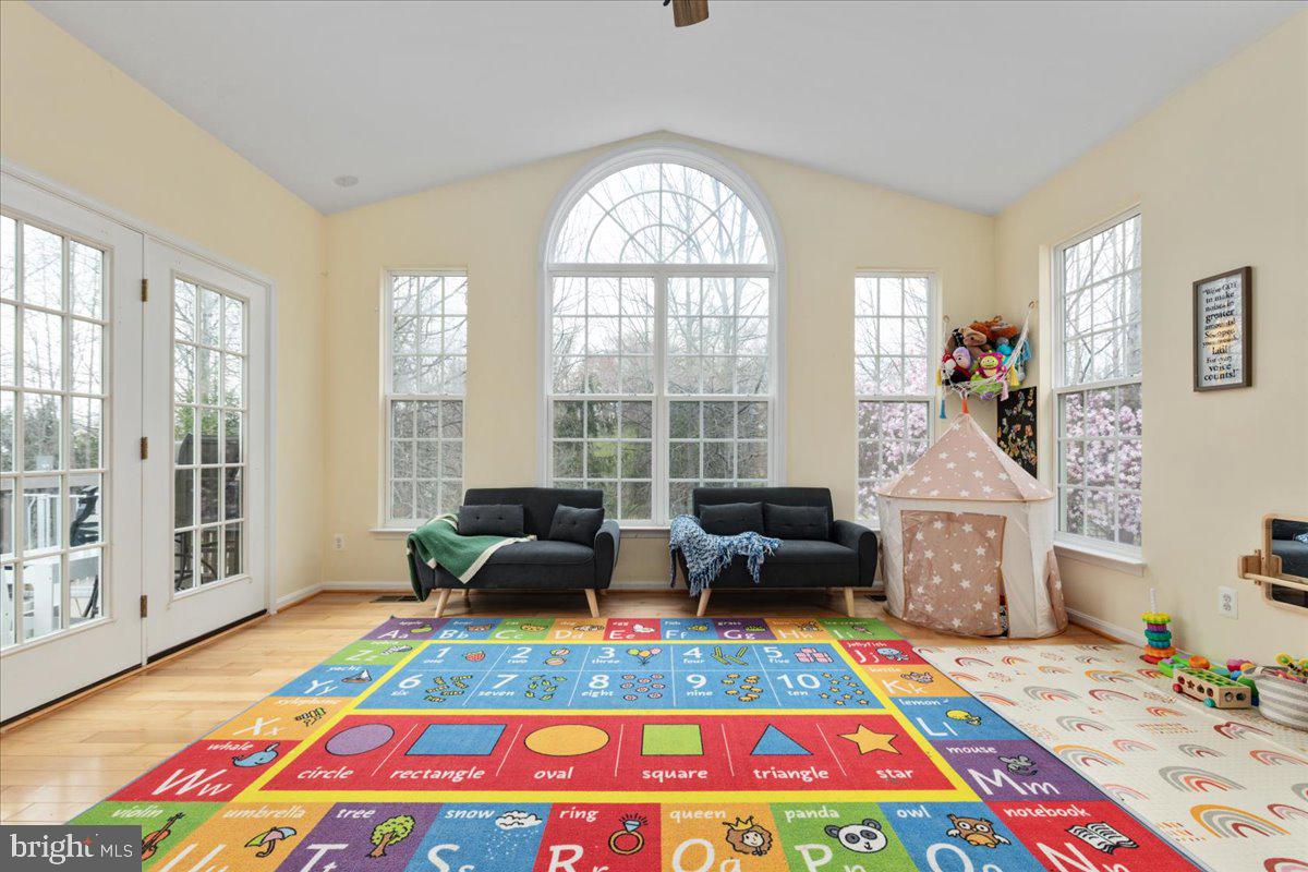 COLES RUN/PARKWAY WEST - Residential