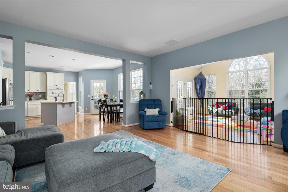 COLES RUN/PARKWAY WEST - Residential