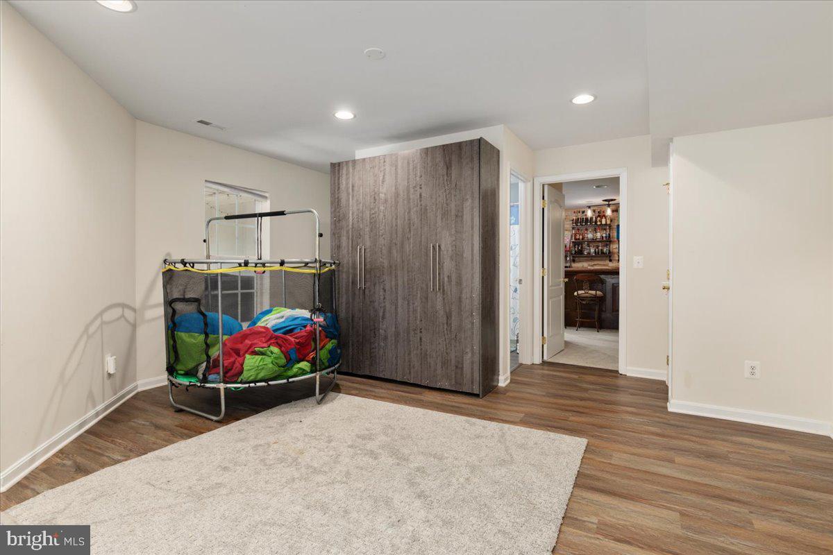 COLES RUN/PARKWAY WEST - Residential