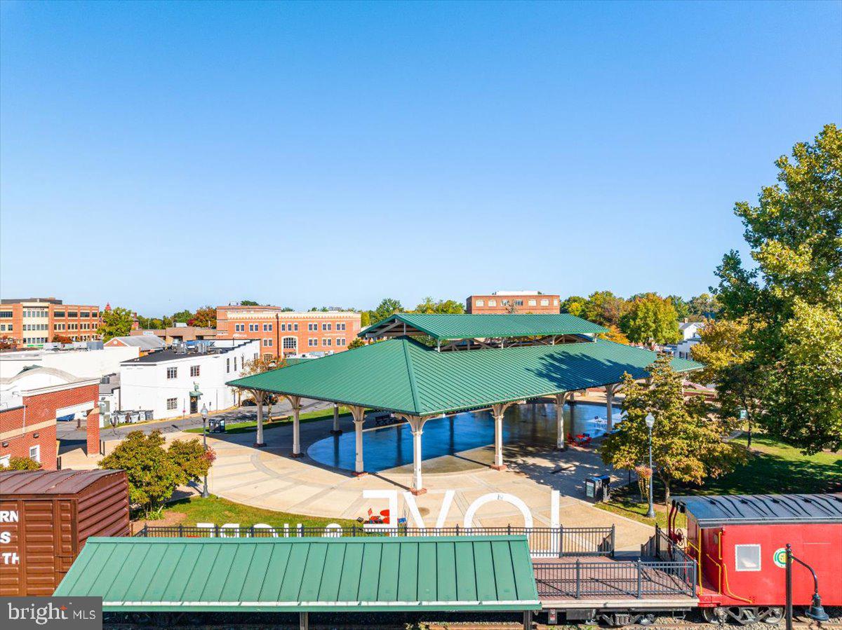 COLES RUN/PARKWAY WEST - Residential