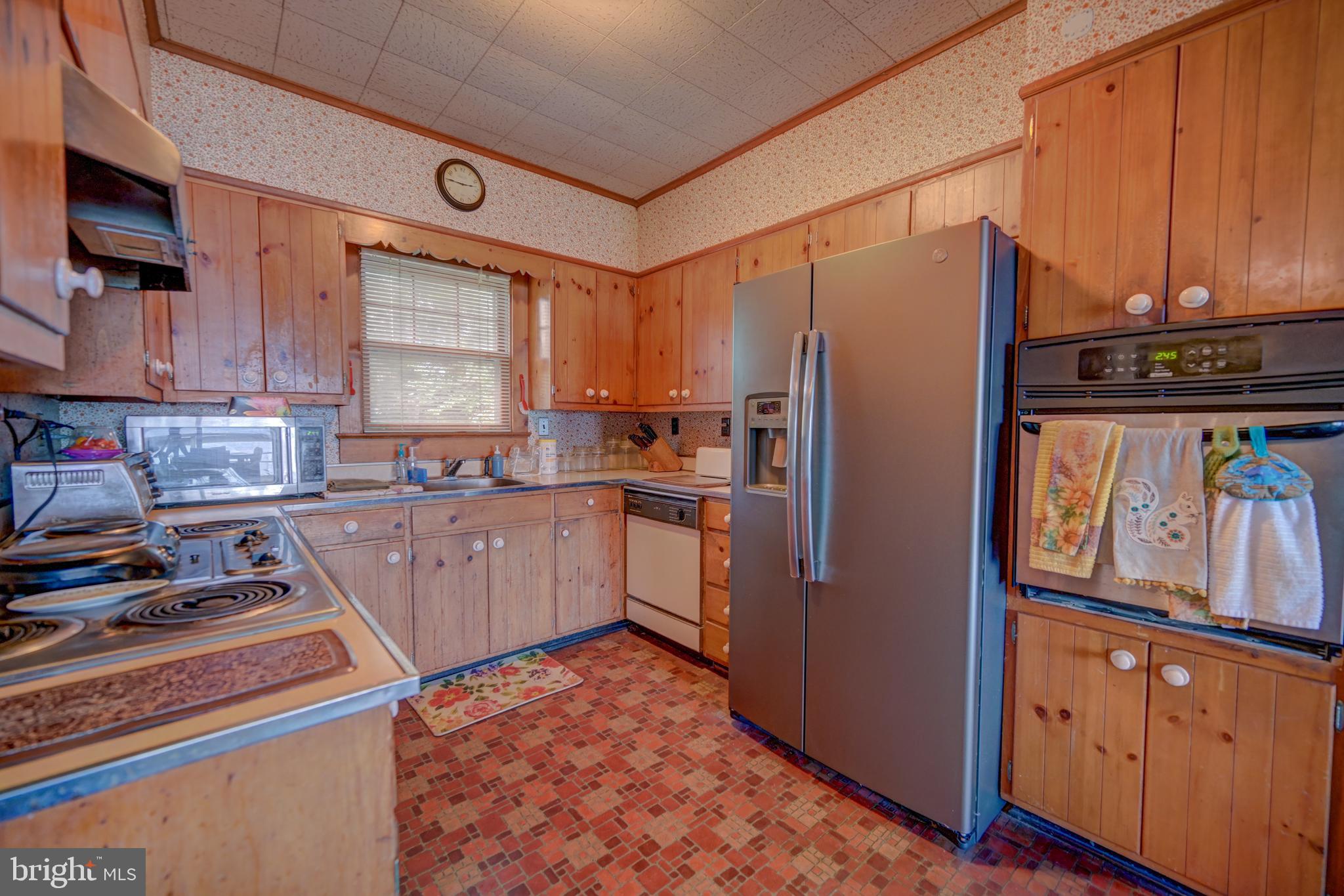 MAGOTHY MANOR - Residential