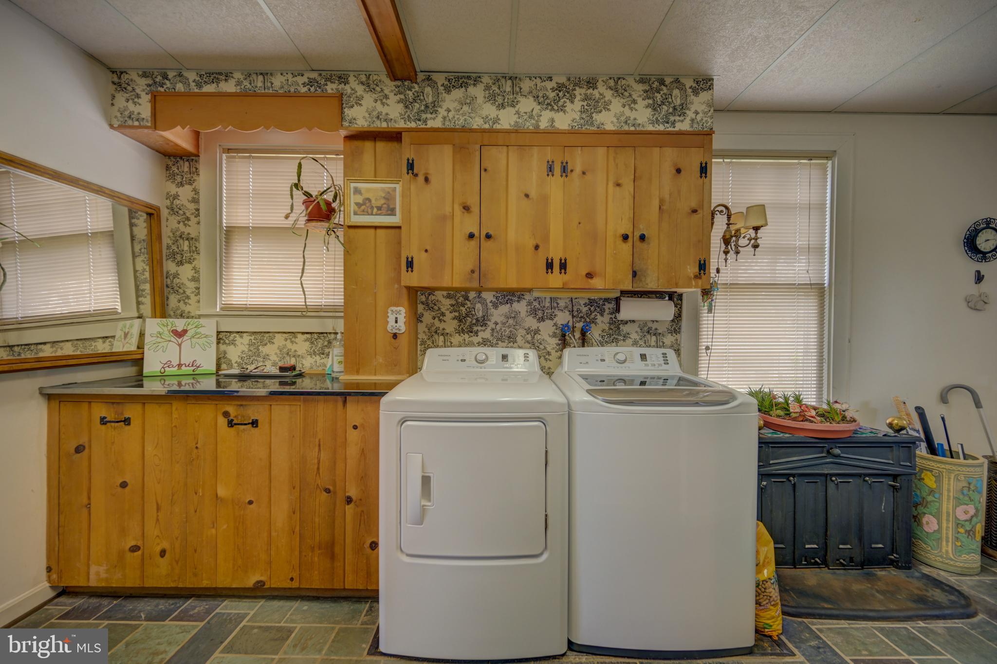 MAGOTHY MANOR - Residential