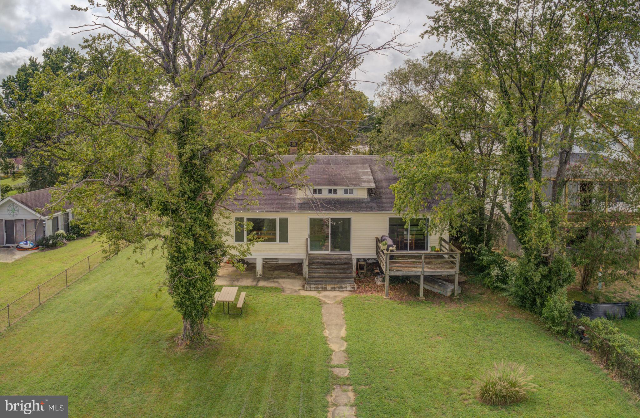 MAGOTHY MANOR - Residential