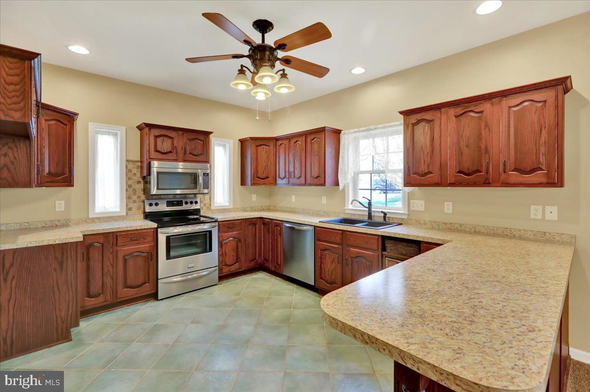 OLDE STONE WAY - Residential