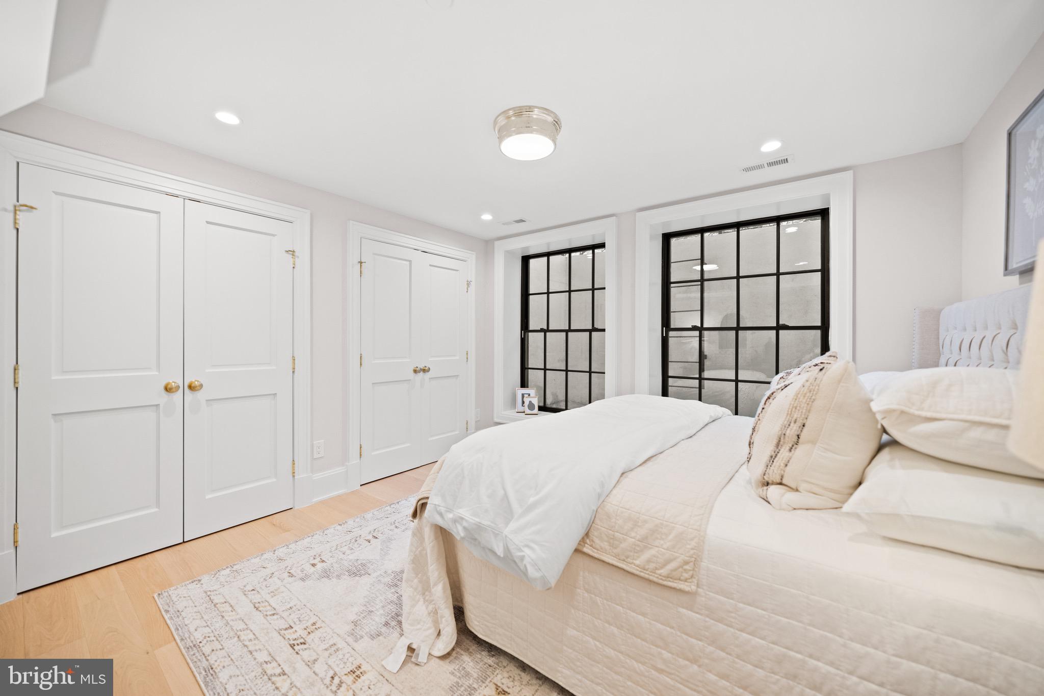 SPRING VALLEY - Residential