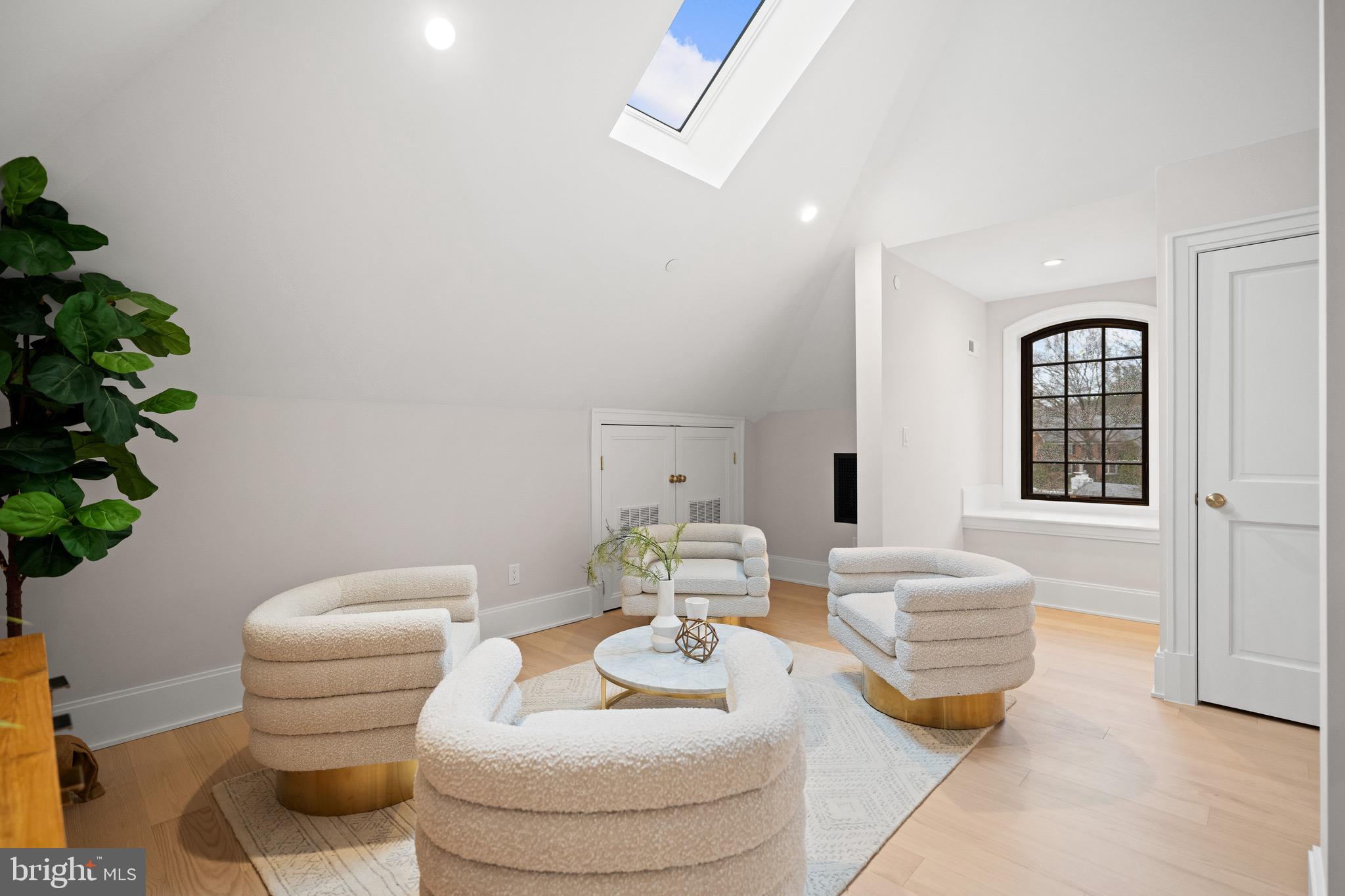 SPRING VALLEY - Residential