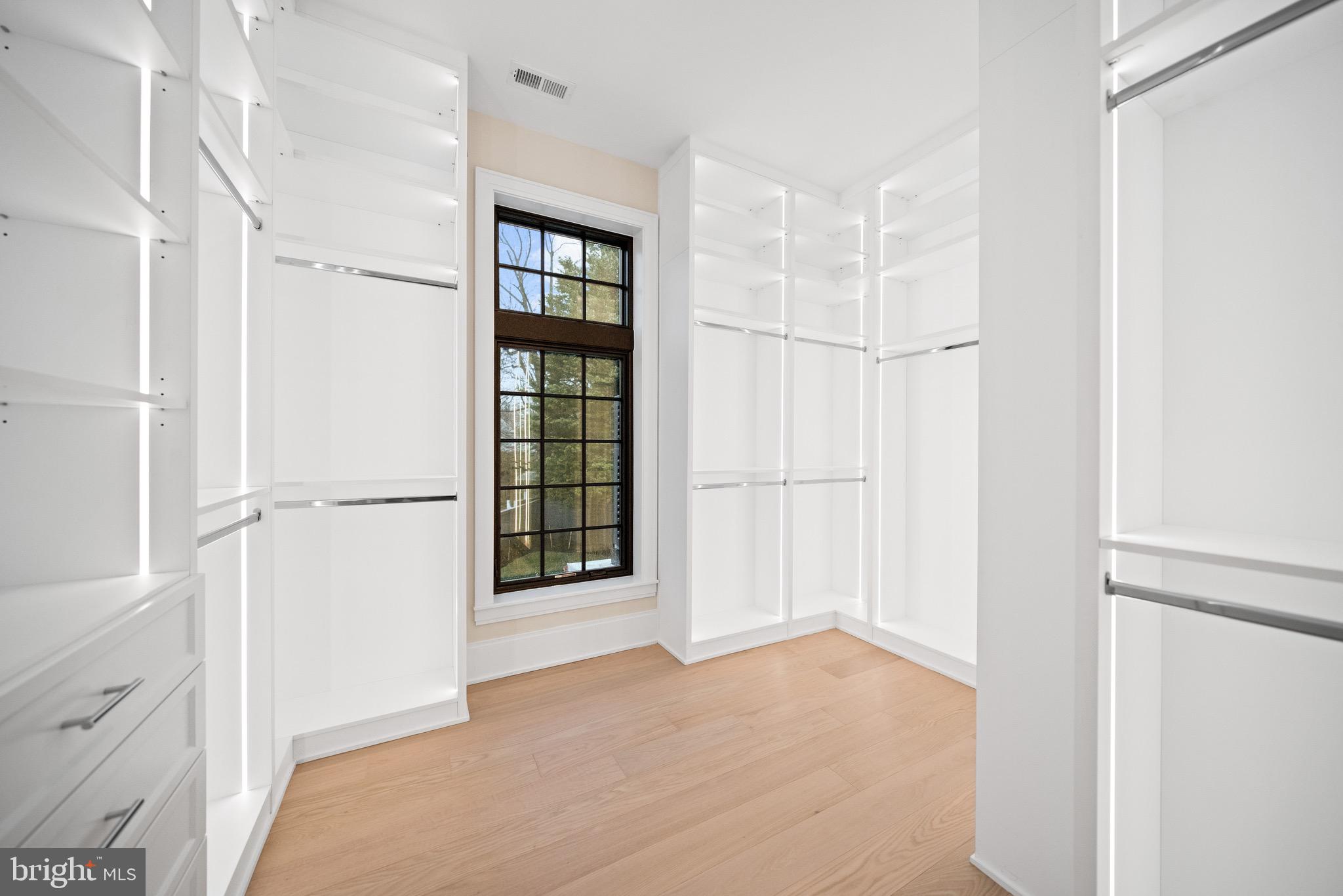 SPRING VALLEY - Residential