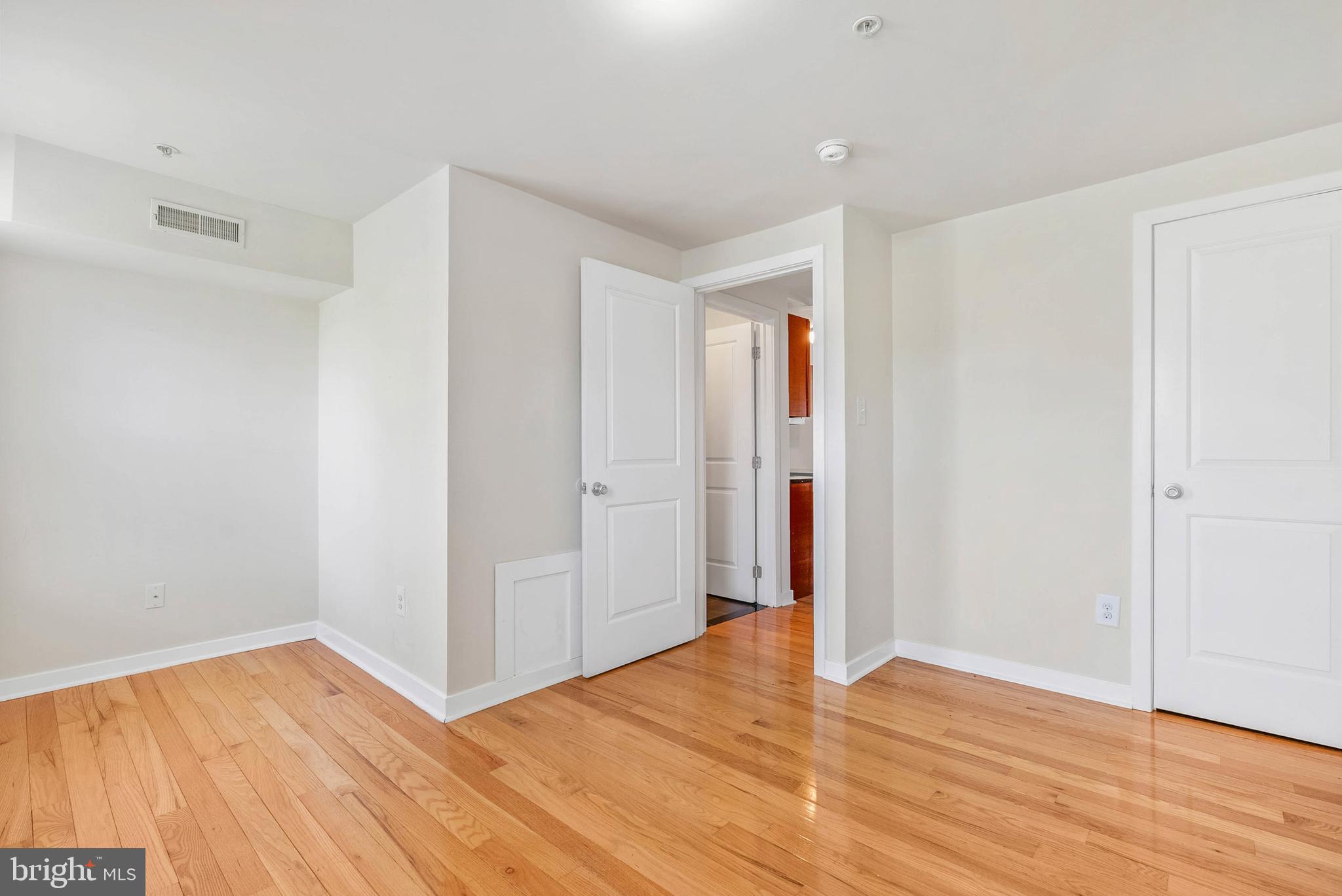 SOCIETY HILL - Residential Lease