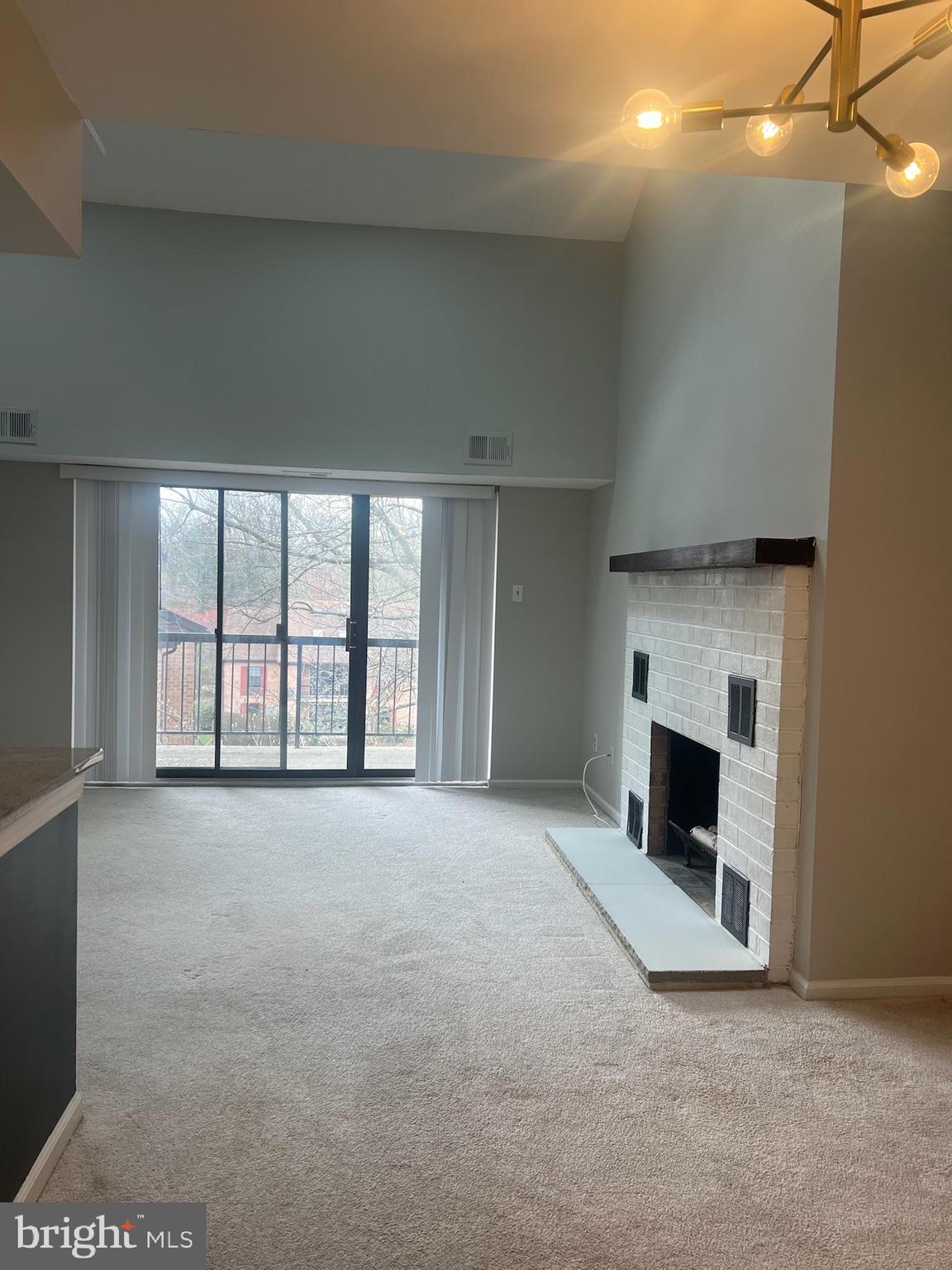 EAGLES RIDGE - Residential Lease