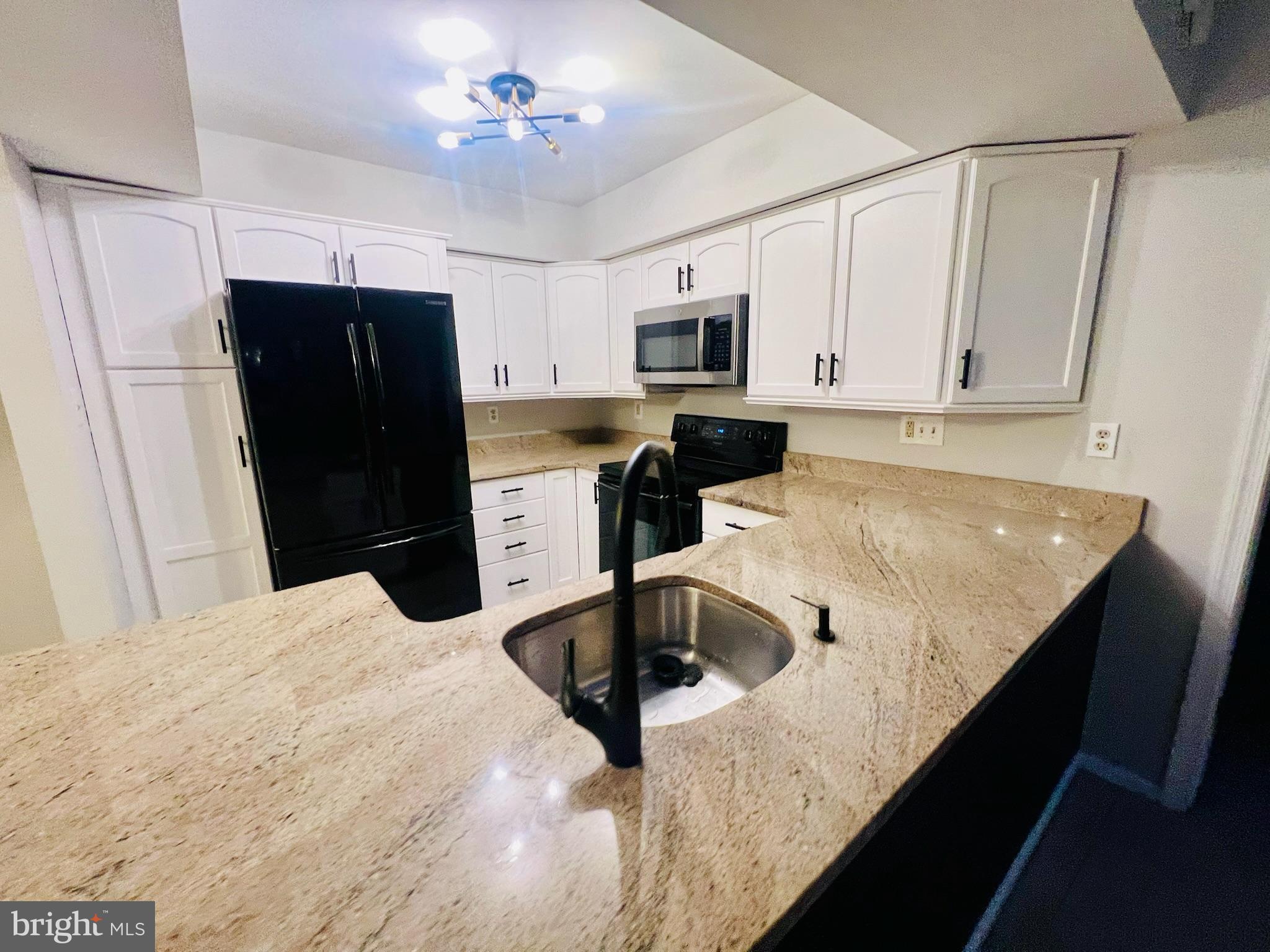 EAGLES RIDGE - Residential Lease